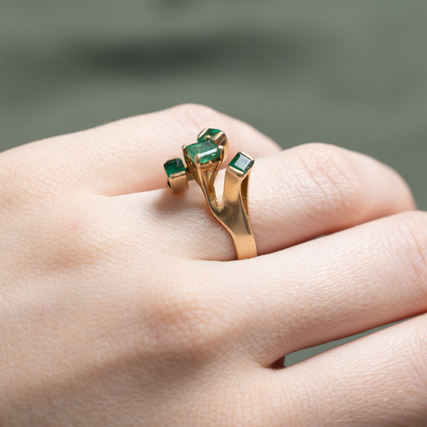 Scattered Emerald Ring | 0.83ctw | SZ 6.5