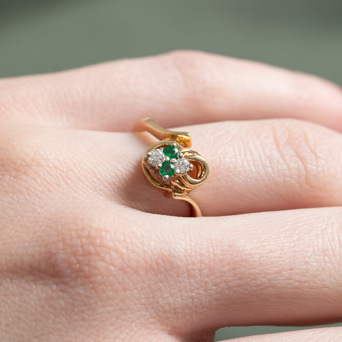 Bague en diamant et émeraude | 0,10 ct, 0,06 ct | Taille 6,5