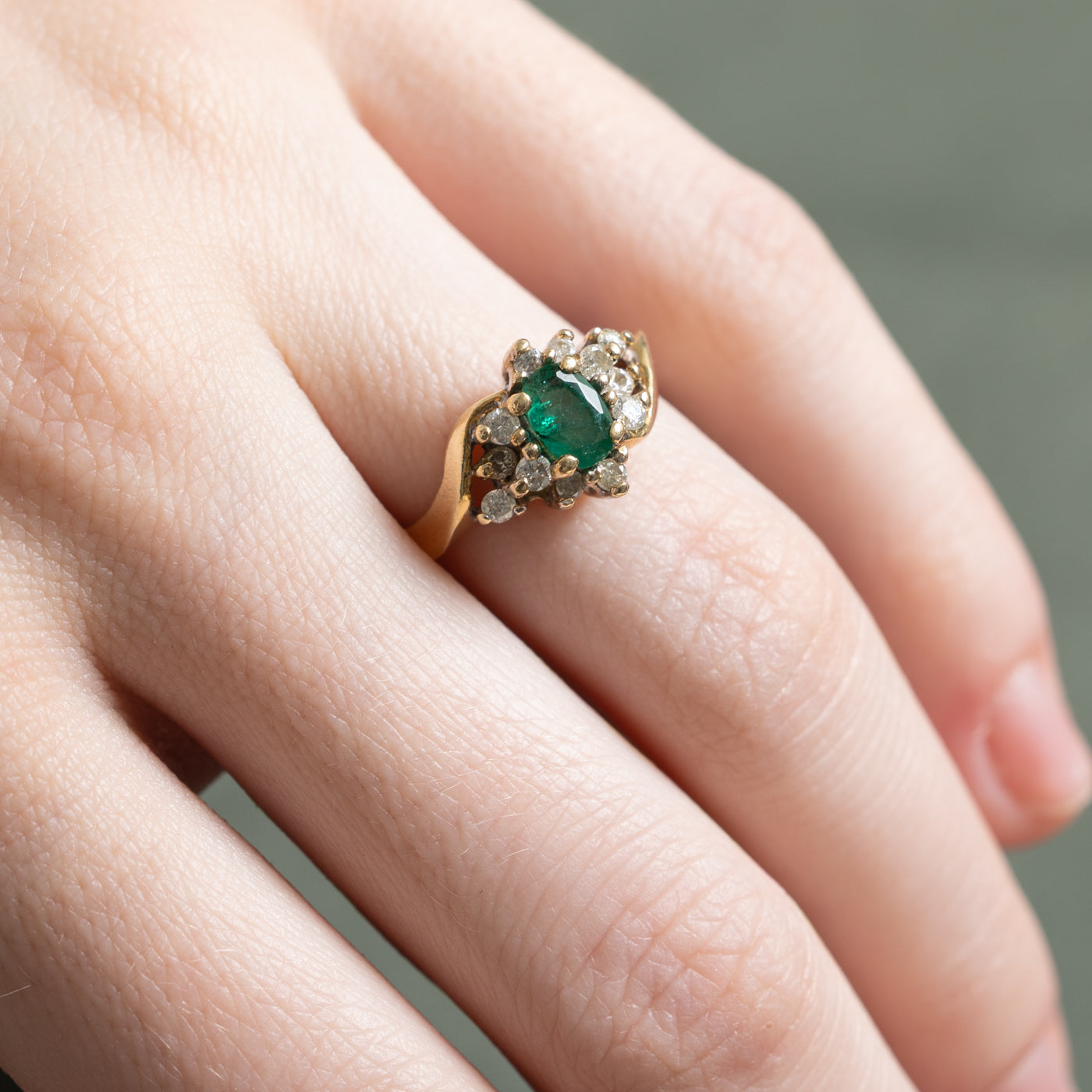 Bague sertie d'émeraudes et de diamants | 0,50 ct, 0,24 ct au total | Taille 6