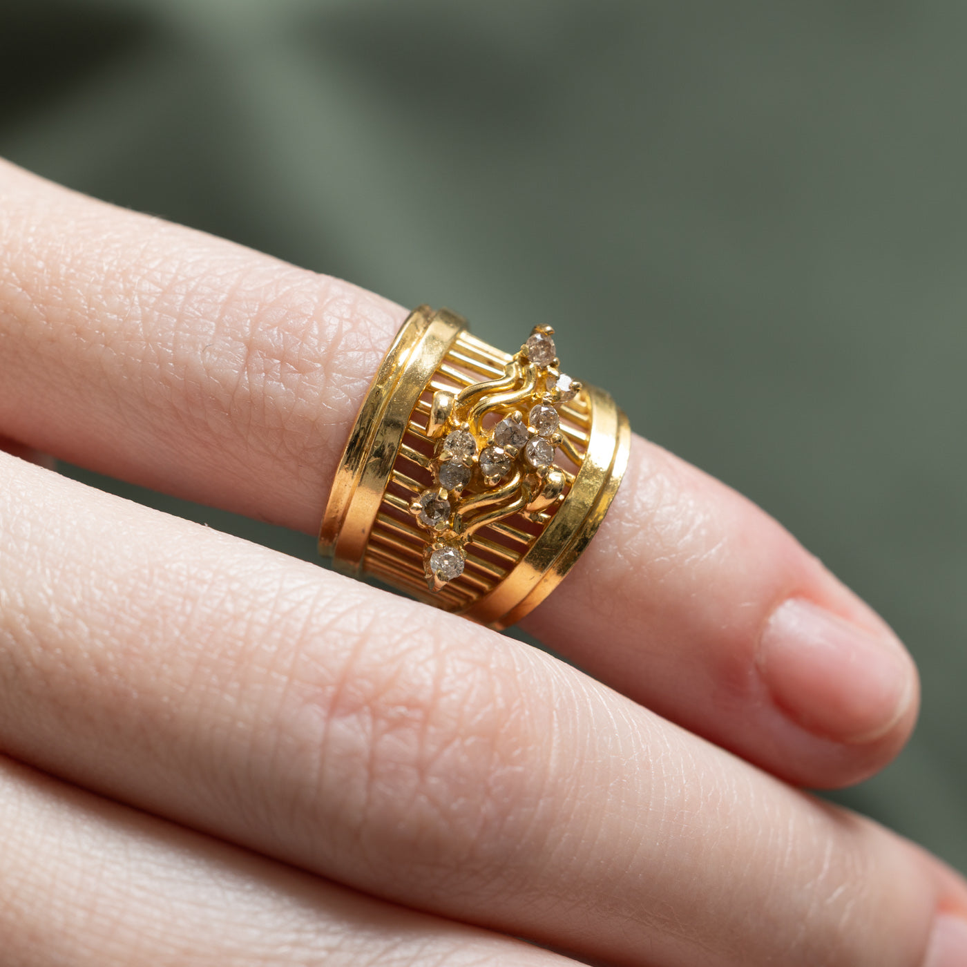 Scattered Diamond Cocktail Ring | 0.20ctw | SZ 2