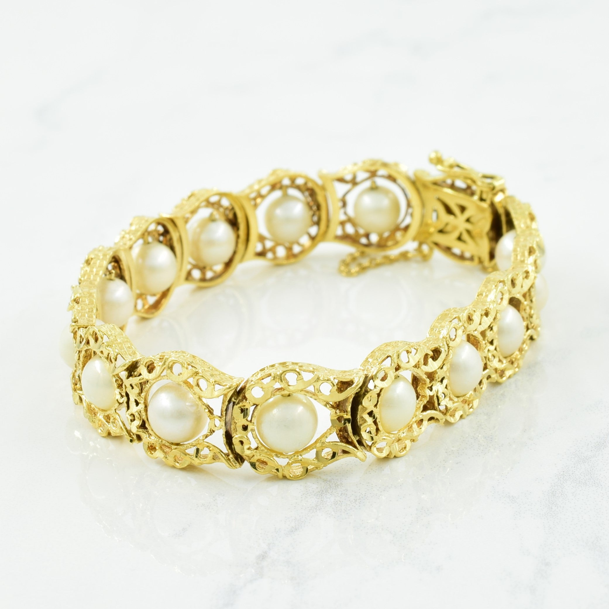 Cultured Pearl Bracelet | 28.00ctw | 8.25" |
