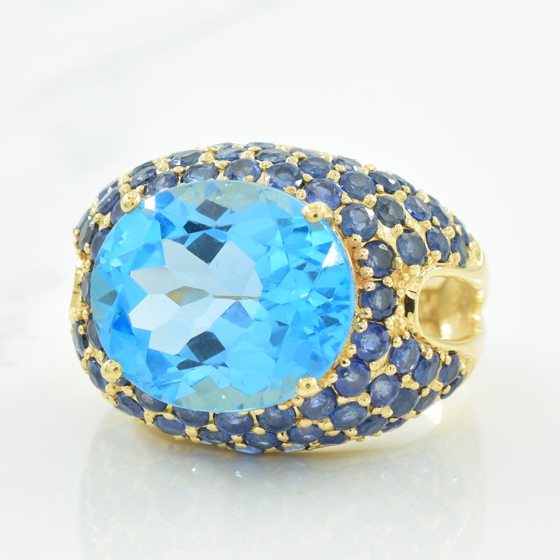 Bague en topaze bleue et saphir | 10,00 ct, 3,00 ct au total | Taille 6,25 |