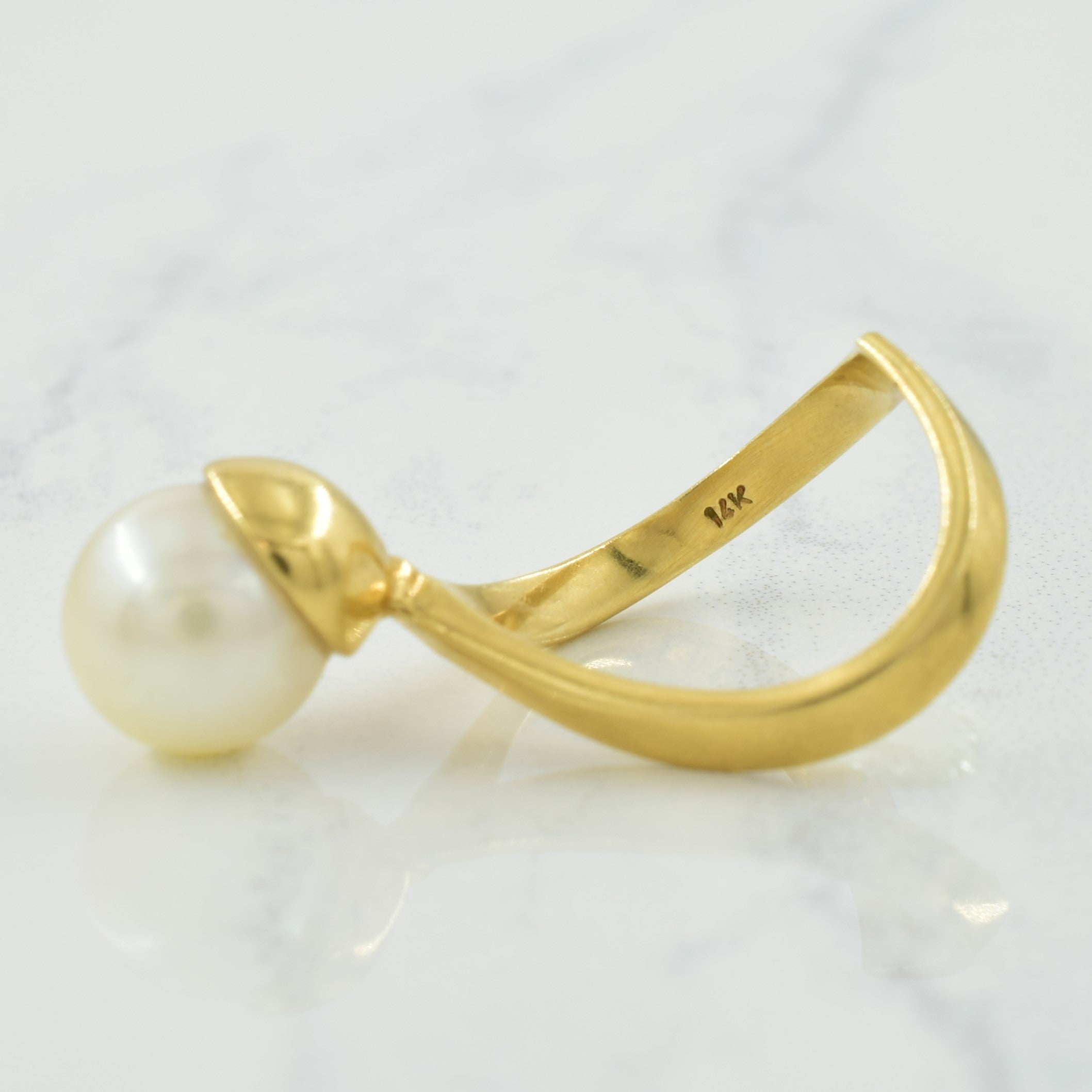 Chevron Pearl Ring | 4.20ct | SZ 3.75 |