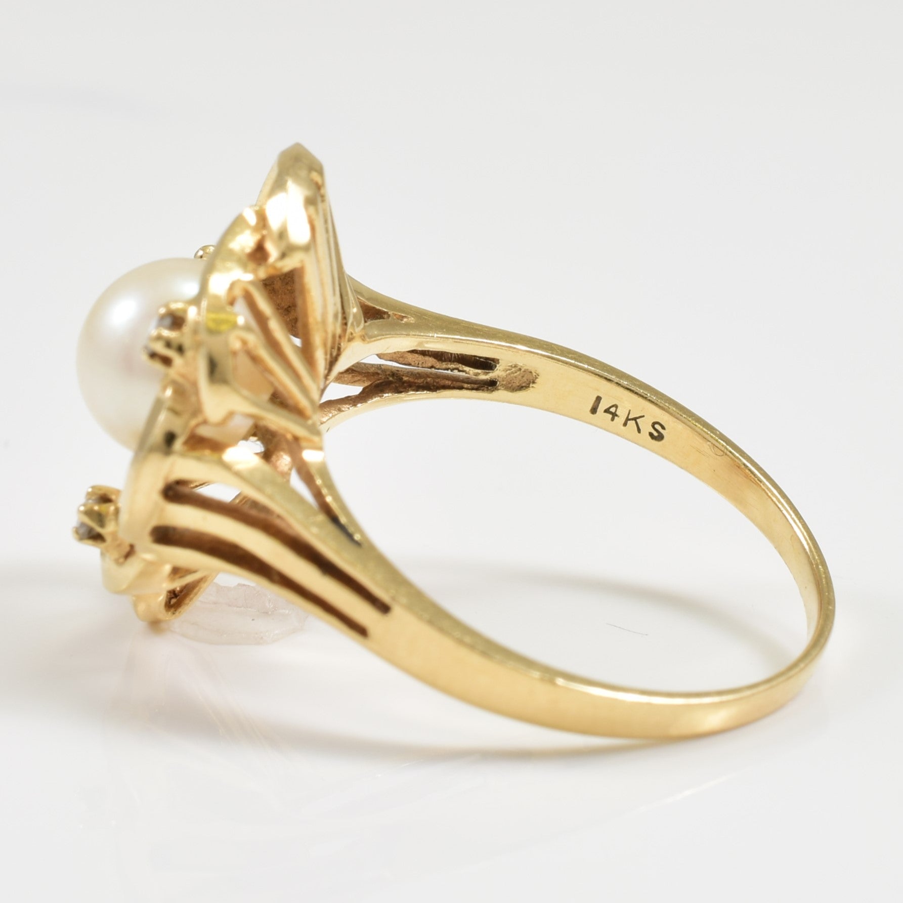 Pearl & Diamond Ring | 2.60ct, 0.05ctw | SZ 8.25 |