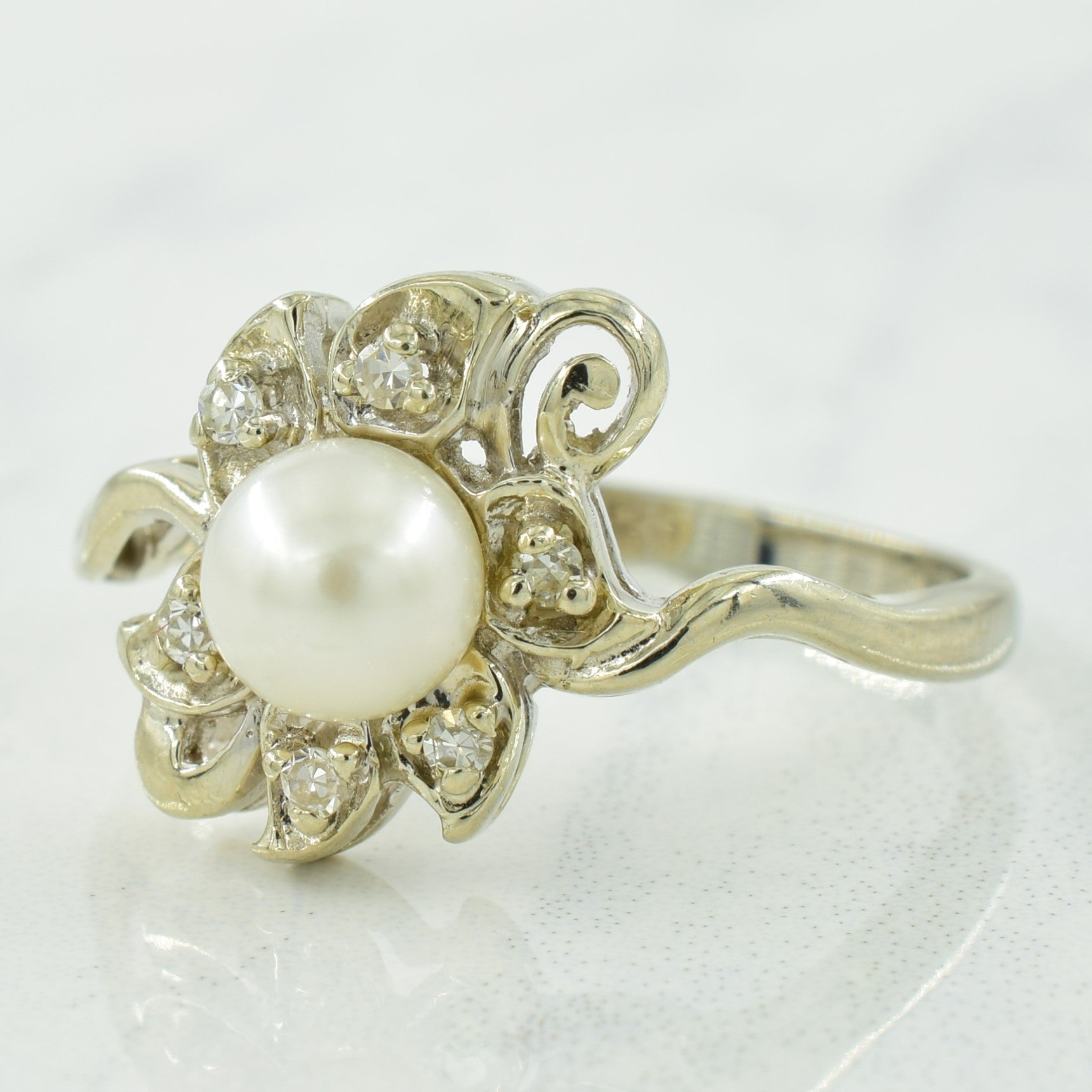 Pearl & Diamond Pinwheel Ring | 1.50ct, 0.10ctw | SZ 7.75 |