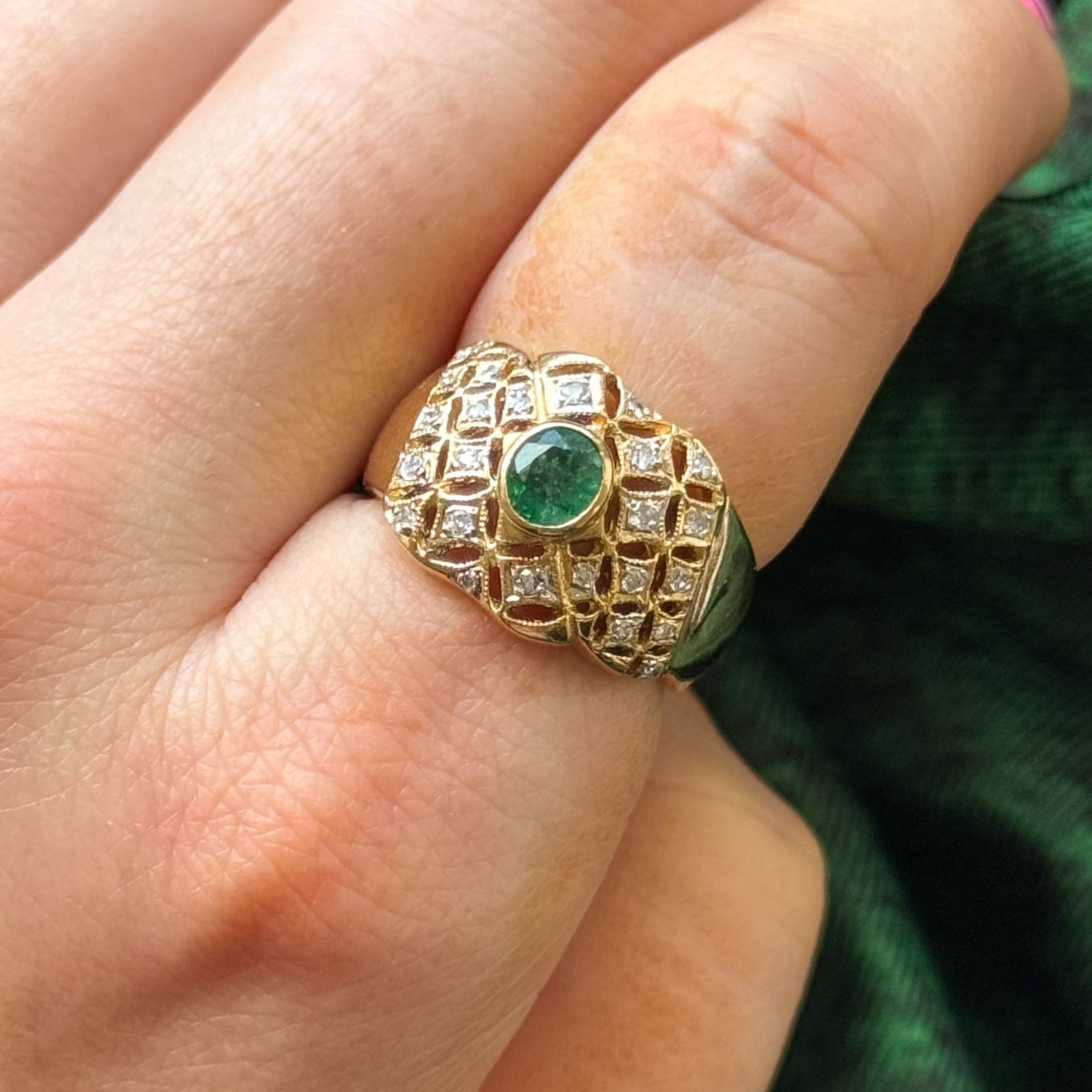 Bezel Set Emerald & Diamond Cocktail Ring | 0.20ctw, 0.39ct | SZ 6.75 |