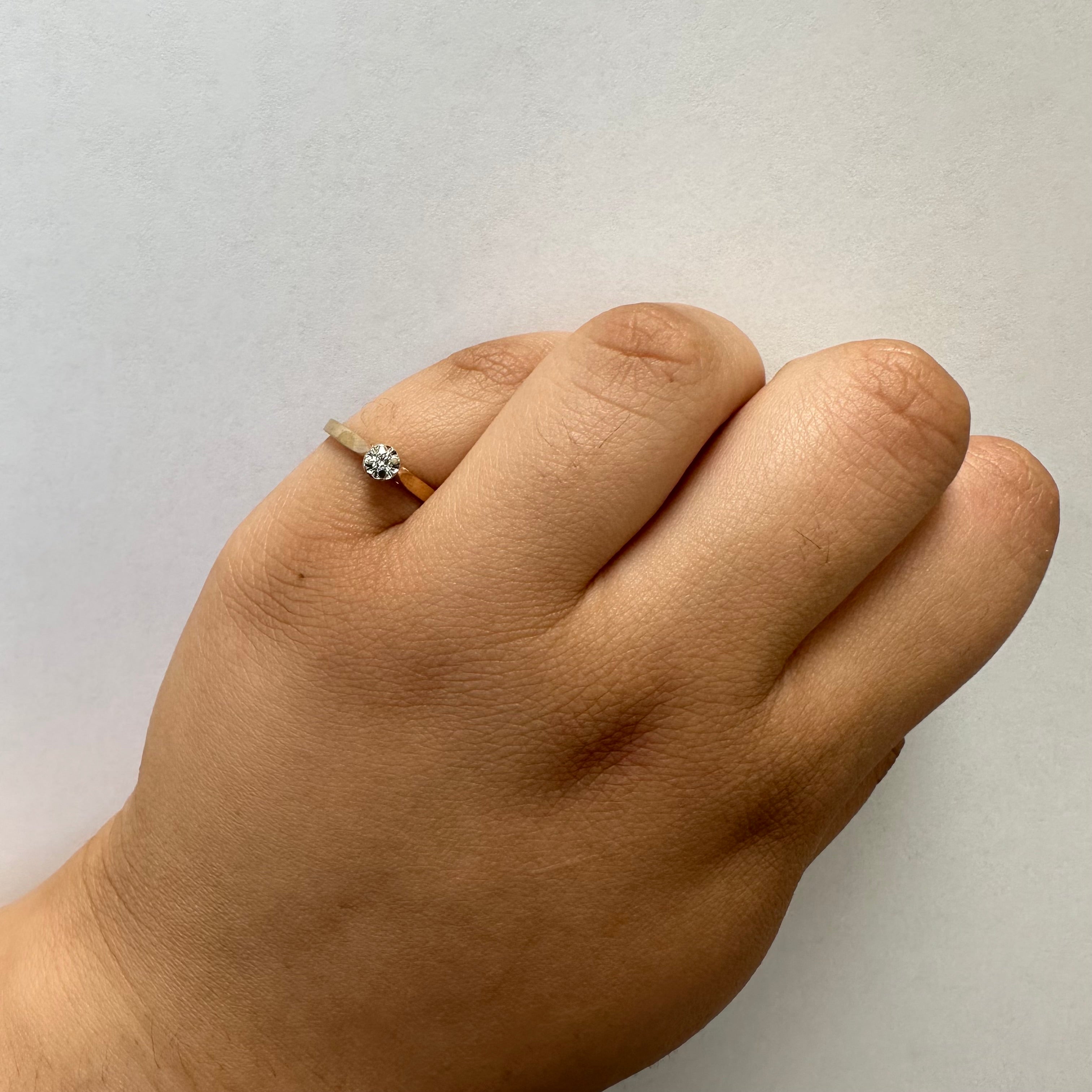 Solitaire Diamond Cathedral Ring | 0.05ct | SZ 7.75 |