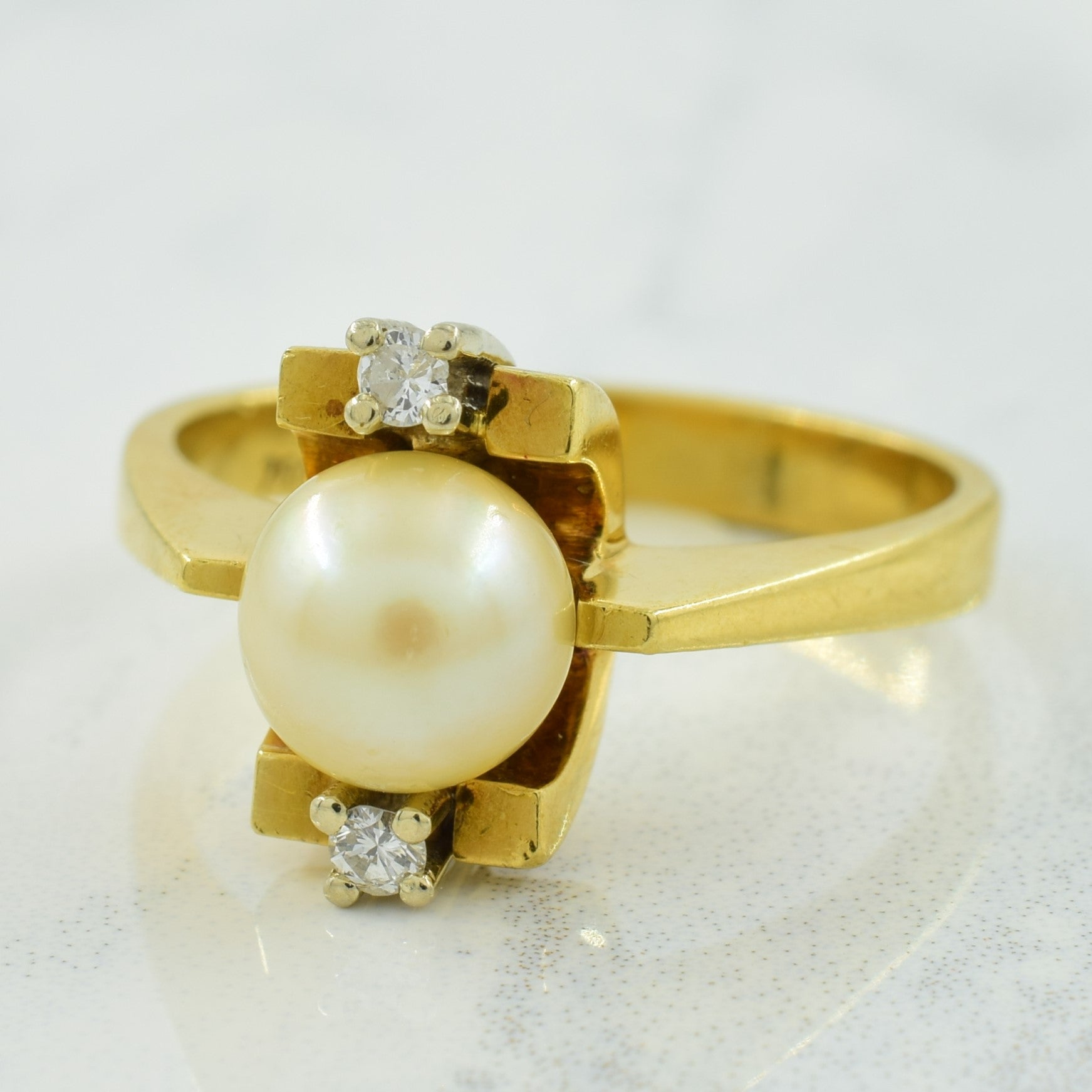 Pearl & Diamond Ring | 2.60ct, 0.06ctw | SZ 8 |