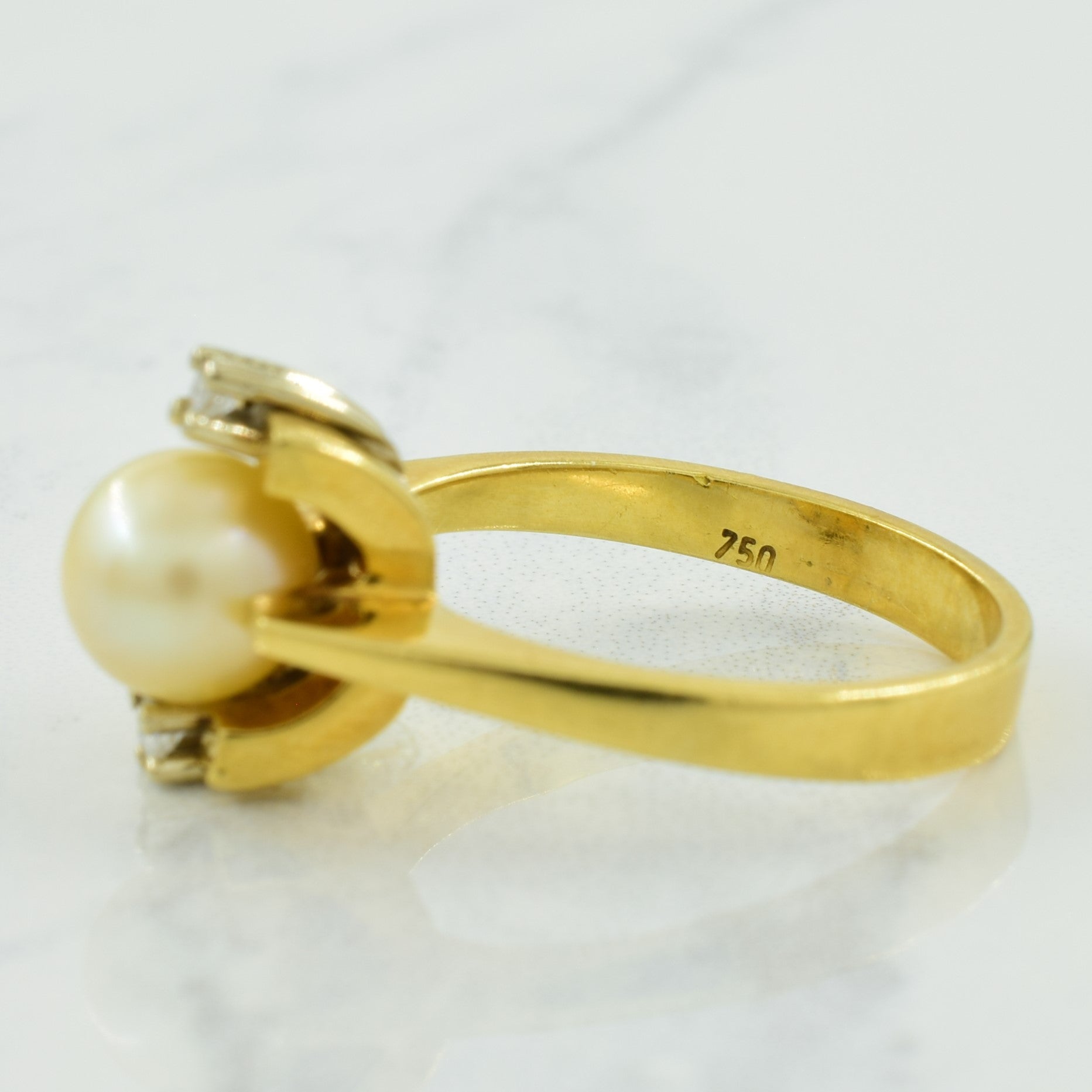 Pearl & Diamond Ring | 2.60ct, 0.06ctw | SZ 8 |