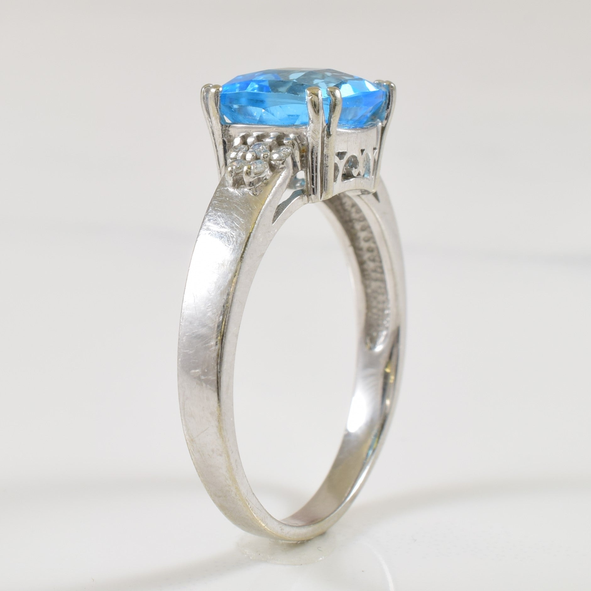 Blue Topaz & Diamond Ring | 4.00ct, 0.08ctw | SZ 9.5 |