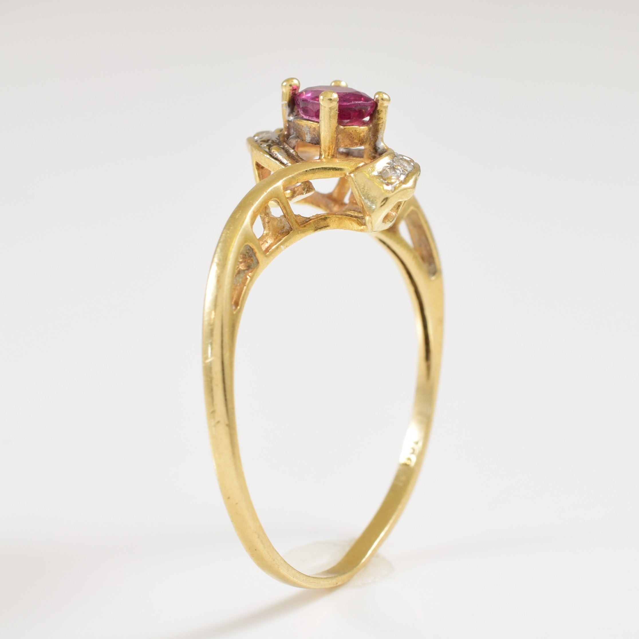 Ruby & Diamond Ring | 0.26ct, 0.02ctw | SZ 7 |