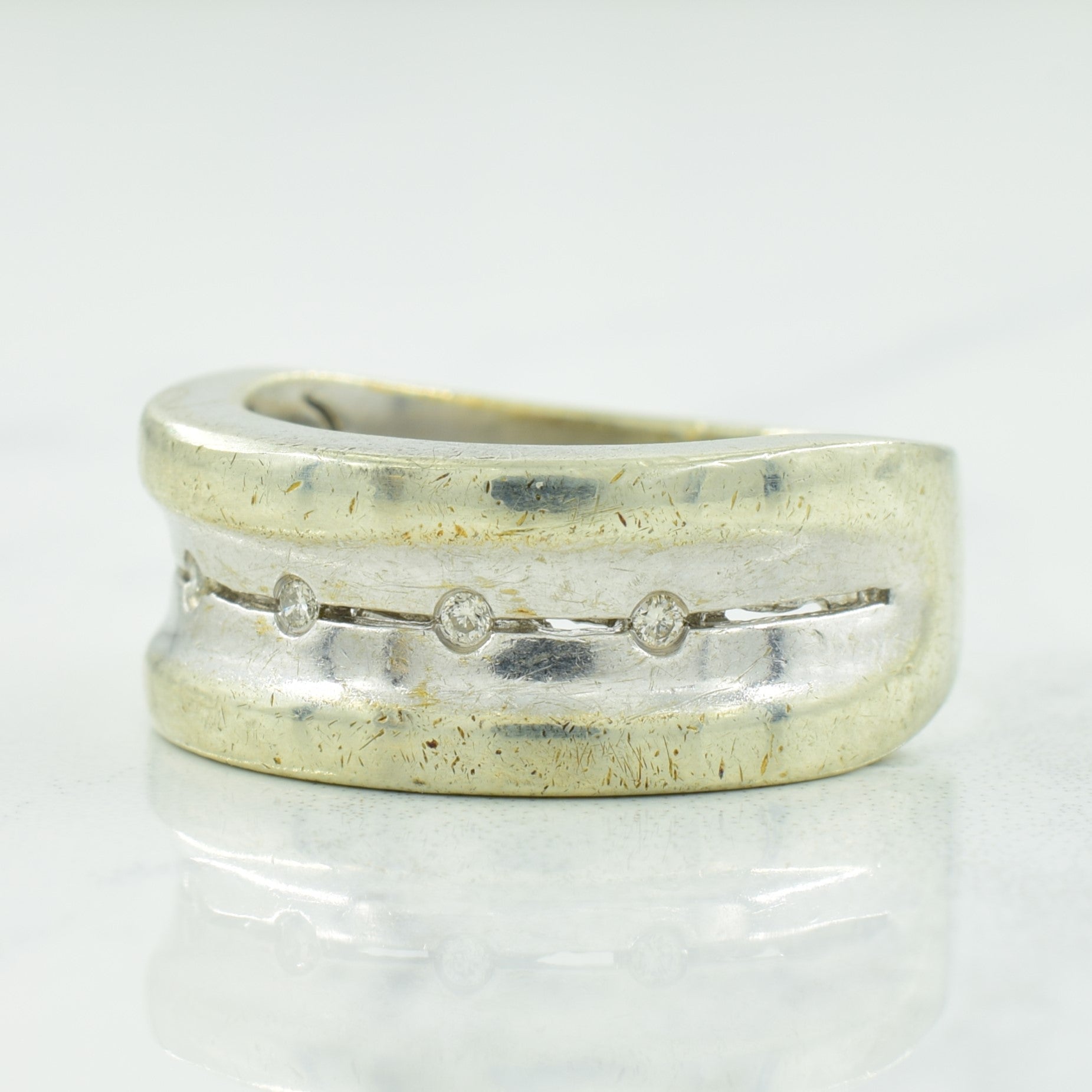 Flush Set Diamond Ring | 0.05ctw | SZ 6.75 |