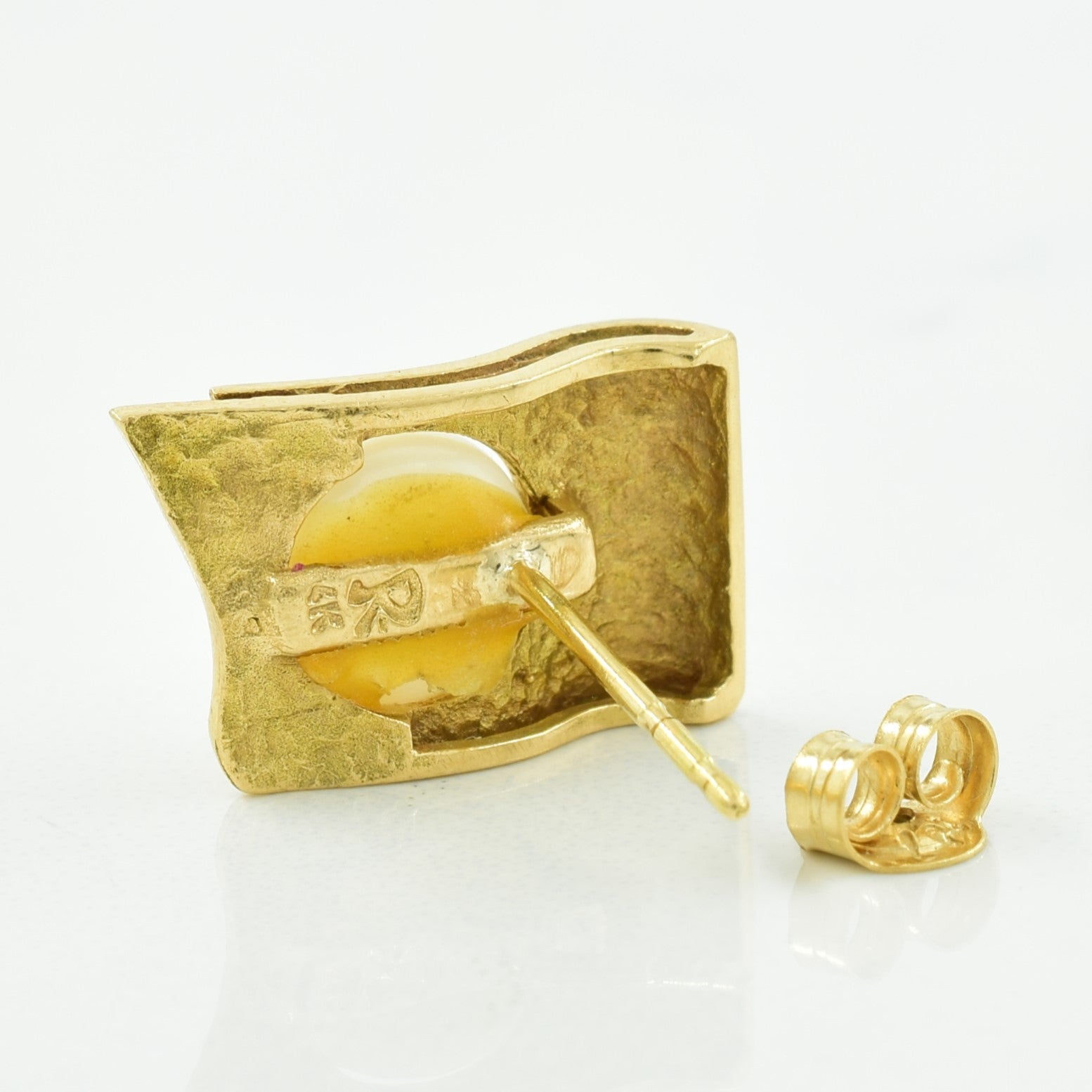 Pearl Stud Earrings | 3.20ctw |