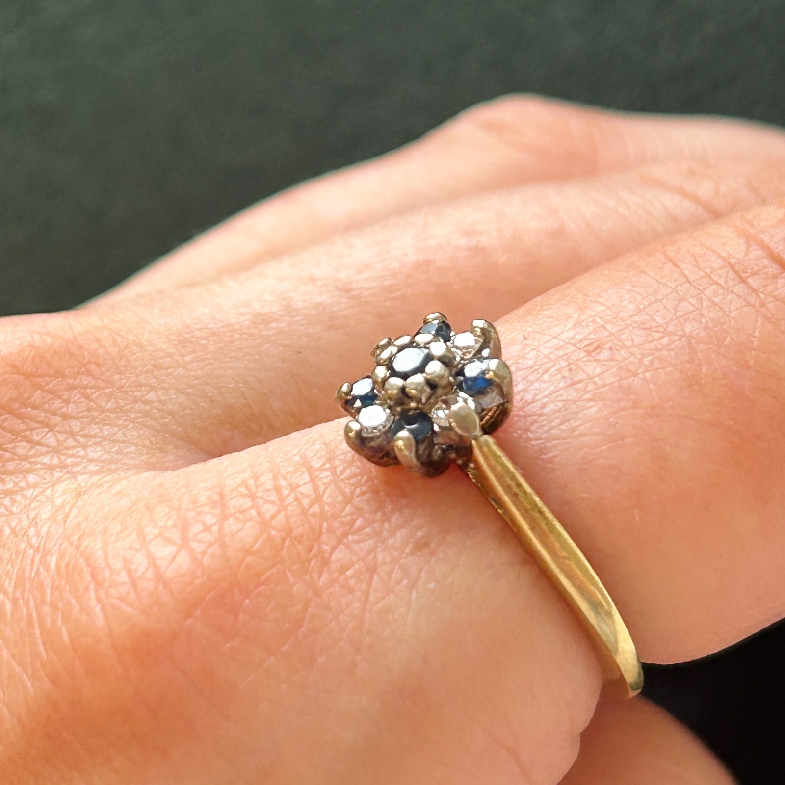 Cluster Diamond & Sapphire Ring | 0.08 ctw, SZ 6.75 |