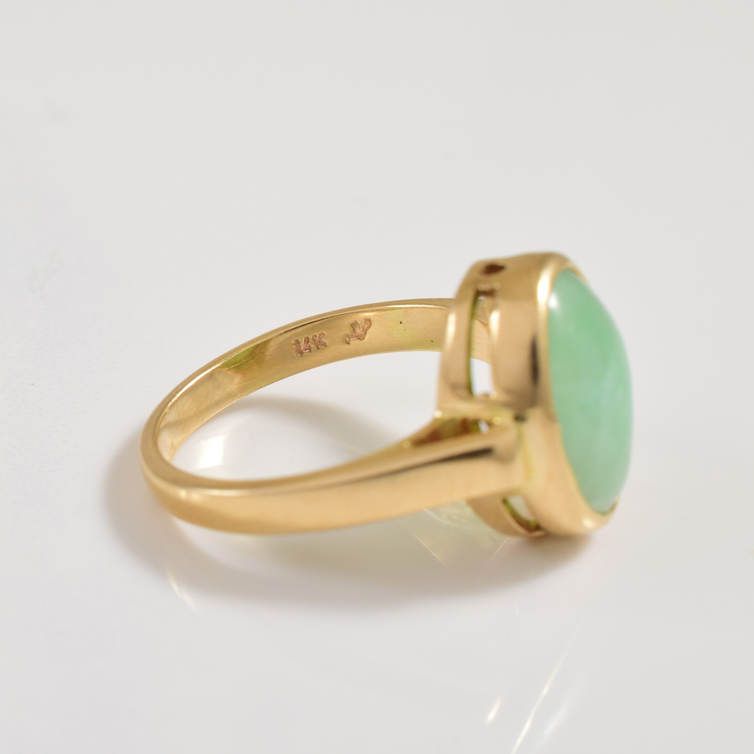 Bague cocktail en jadéite | 2,30 ct | Taille 5 |