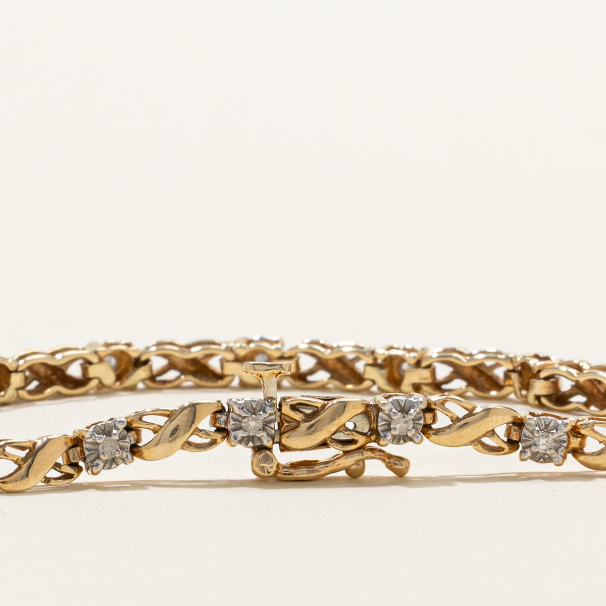 10k Illusion Set Diamond Infinity Link Bracelet | 7"