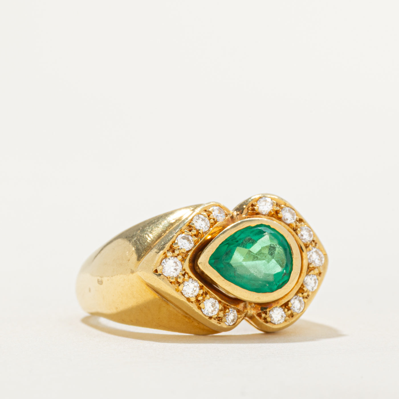 Bezel Set Pear Cut Emerald & Diamond Ring | 0.30ctw | SZ 9.5 |