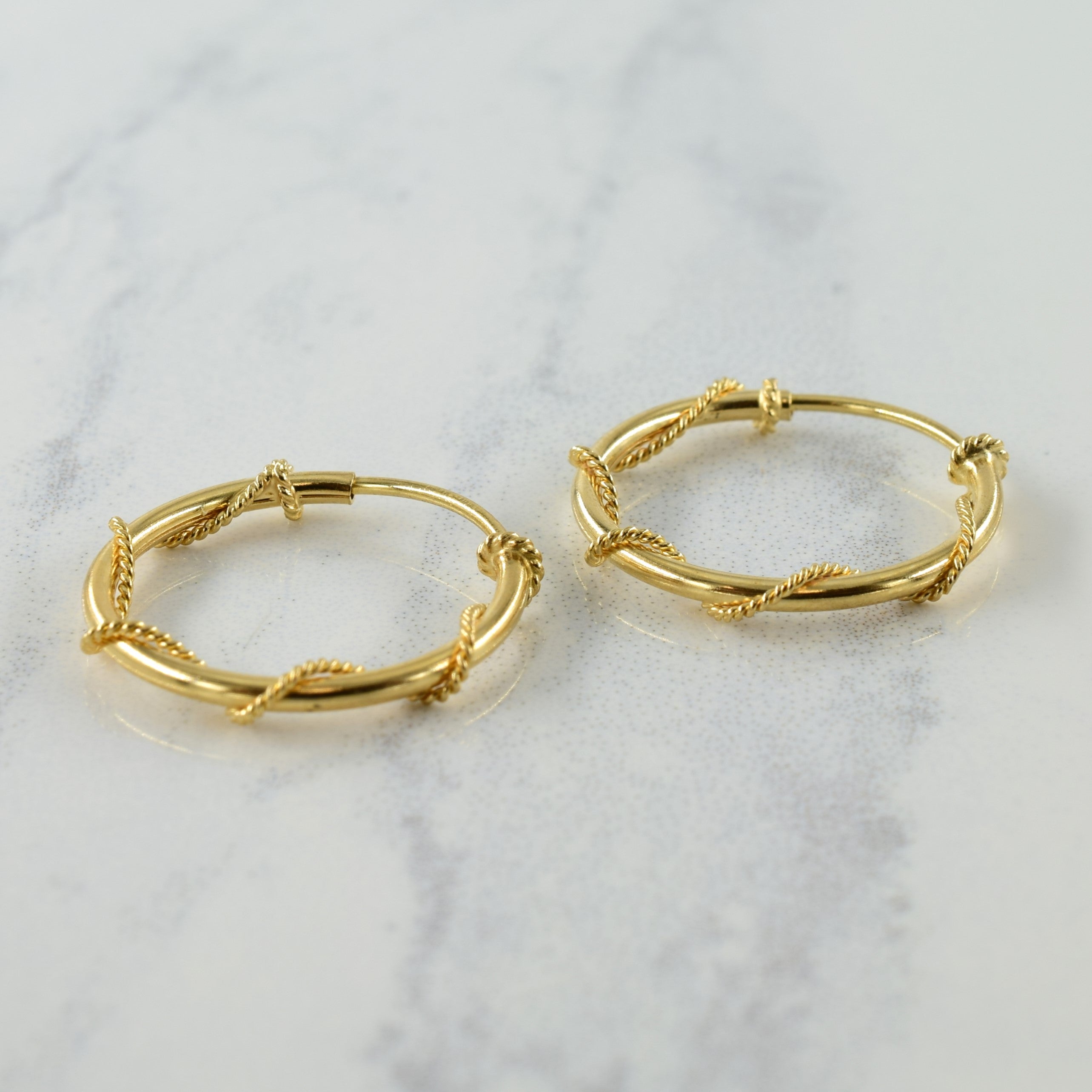 Boucles d'oreilles créoles en or jaune 10 carats