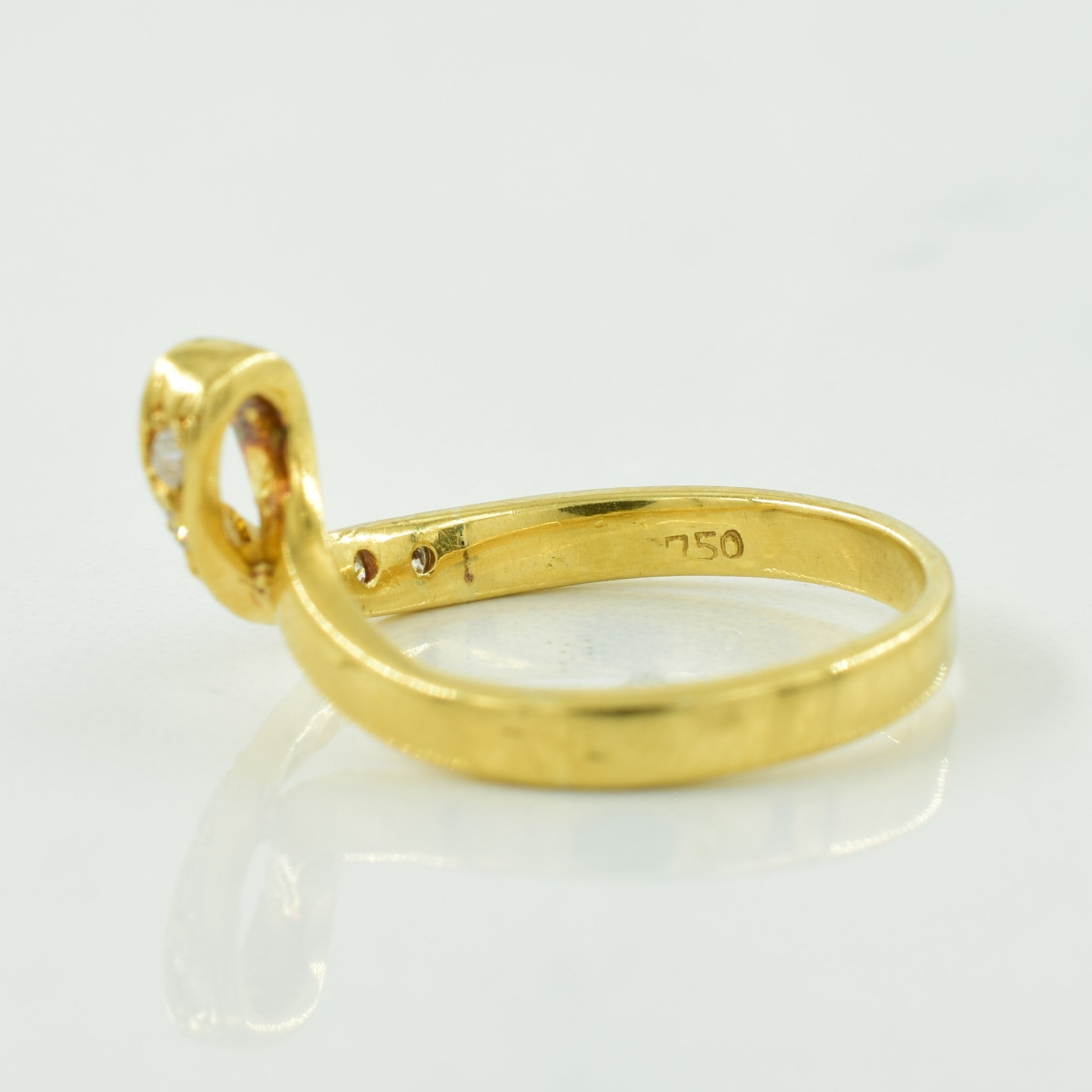 Bague chevron en diamants | 0,14 ct | Taille 3,25 |