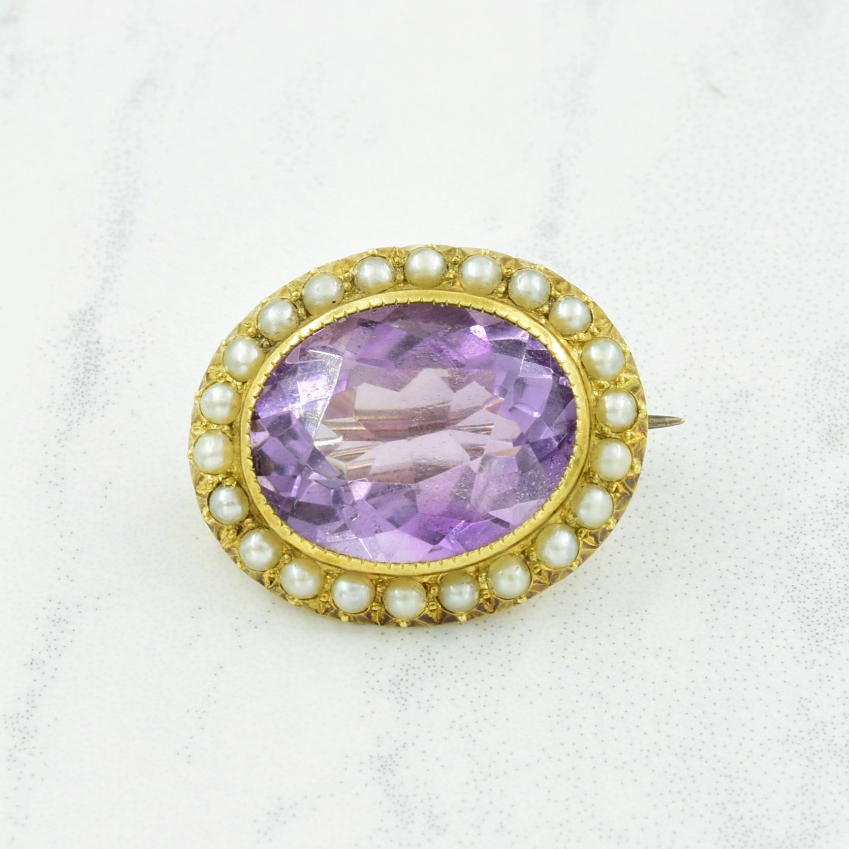 Amethyst & Pearl 15k Brooch | 7.80ct, 0.50ctw |