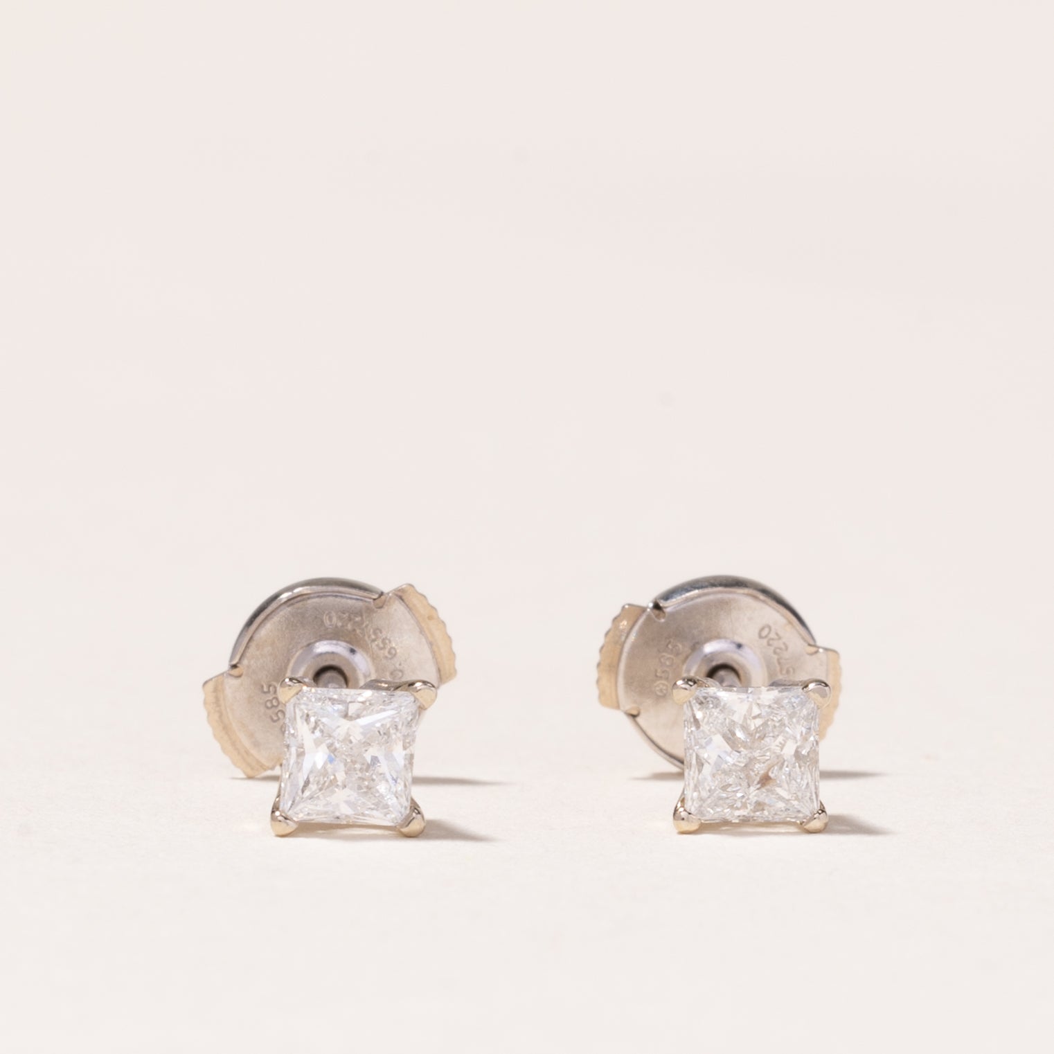 Boucles d'oreilles puces en diamant princesse | 0,62 ct |