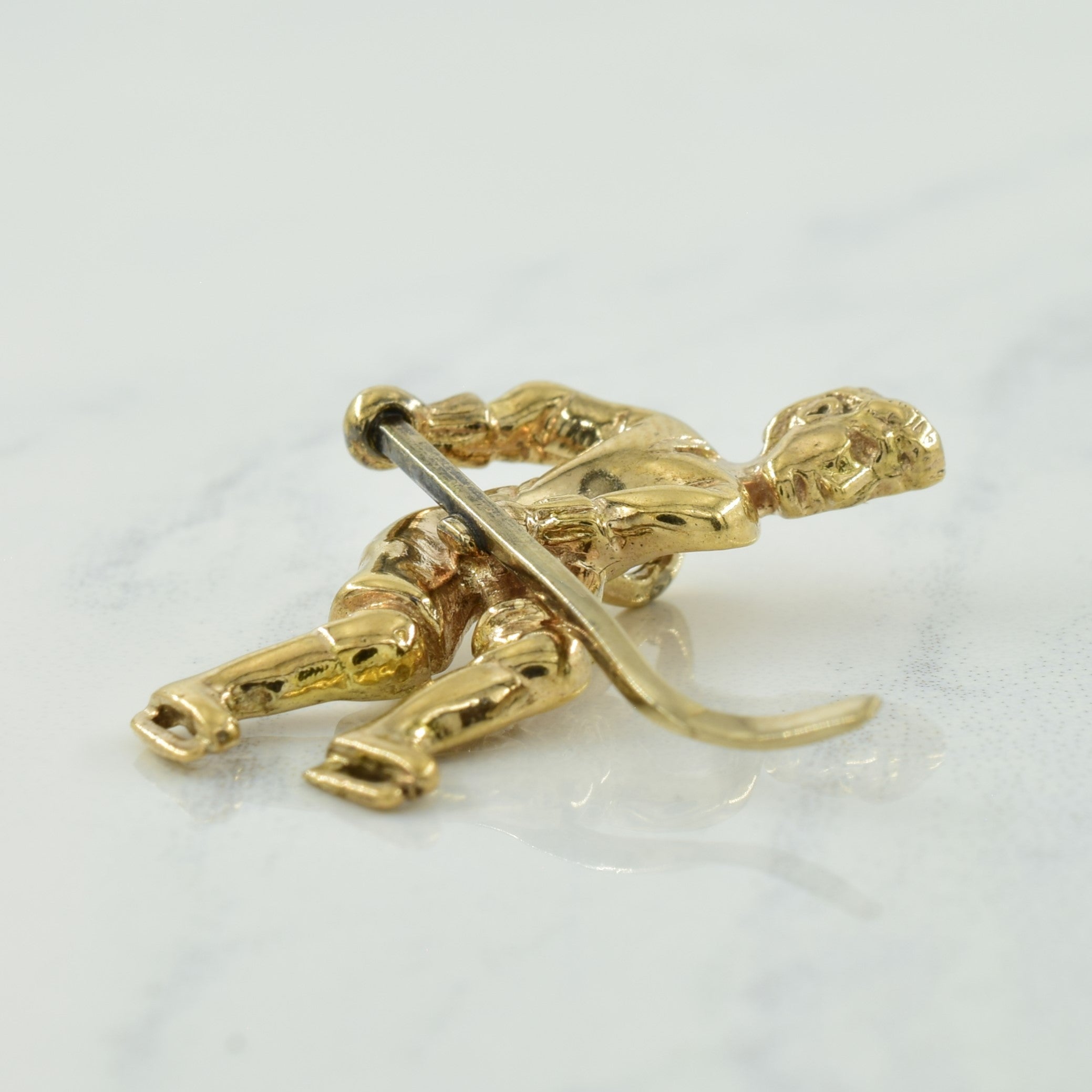 10k Yellow Gold Hockey Player Pendant |