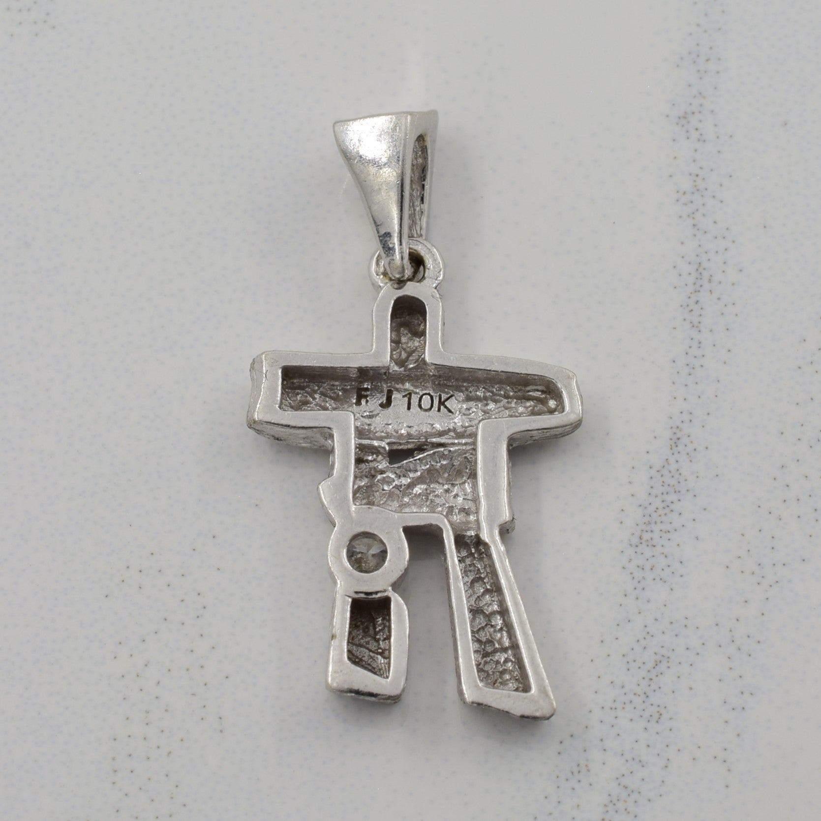 Pendentif Inukshuk en diamant | 0,05 ct |
