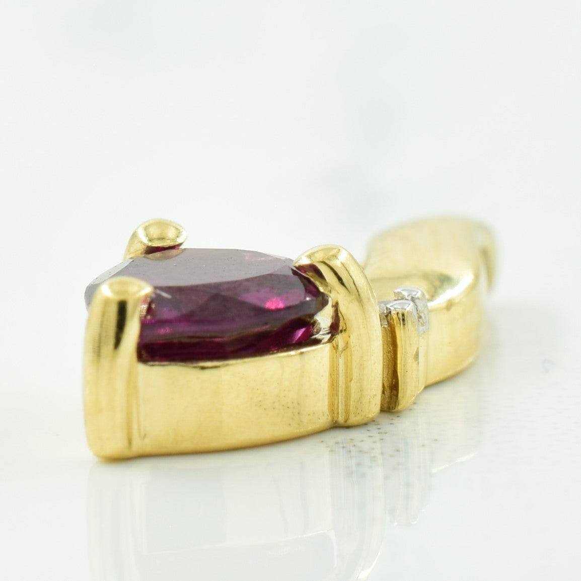 Heart Cut Garnet & Diamond Pendant | 0.60ct, 0.005ct |
