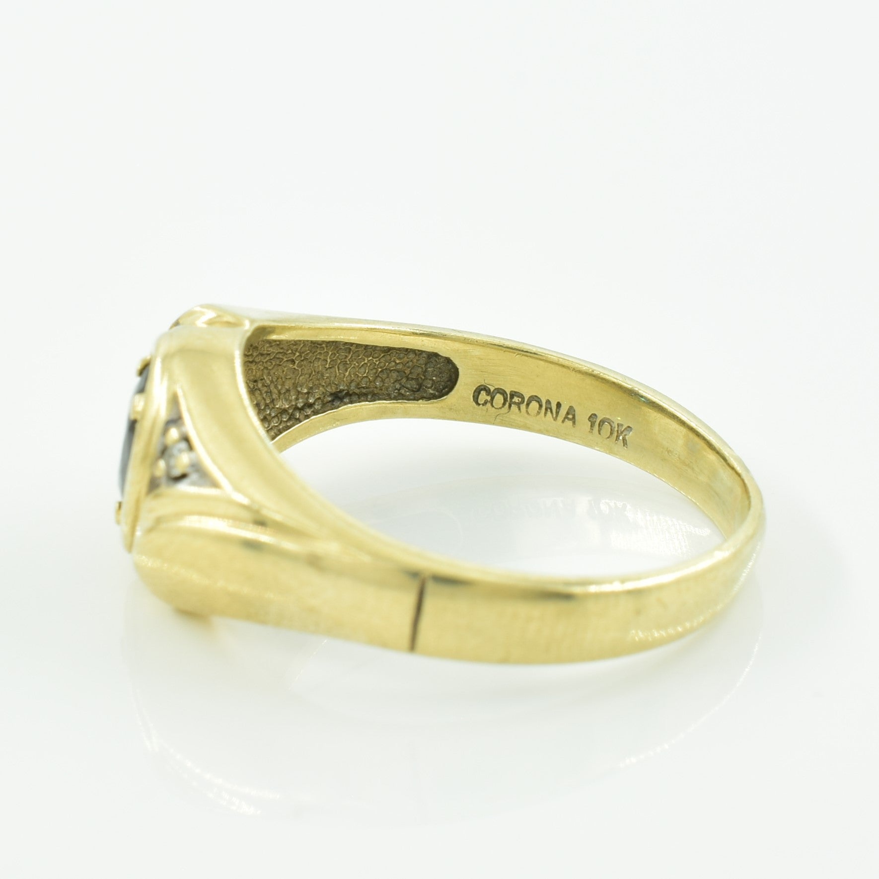 Bague saphir bleu et diamants | 0,30 ct, 0,02 ct au total | Taille 10,5 |