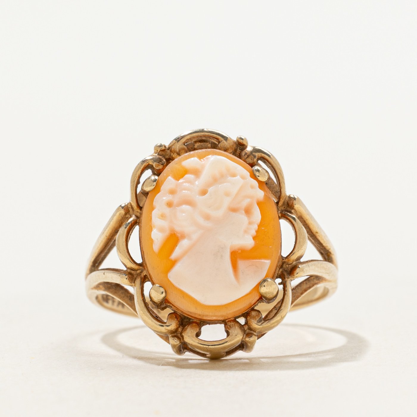 10K Ring with Shell Cameo