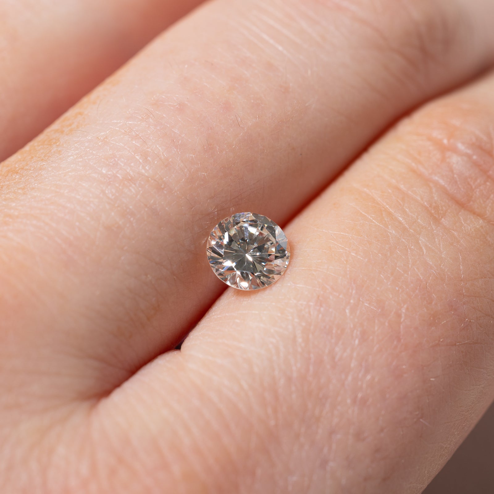 Diamant rond brillant naturel certifié GIA | 0,83 ct SI1 J |