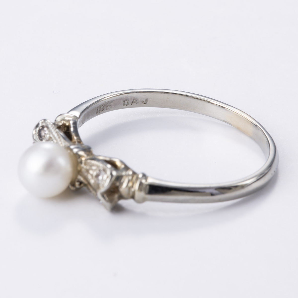 18k White Gold Pearl and Diamond Ring | 4.5mm, 0.04ctw | Sz 6.5