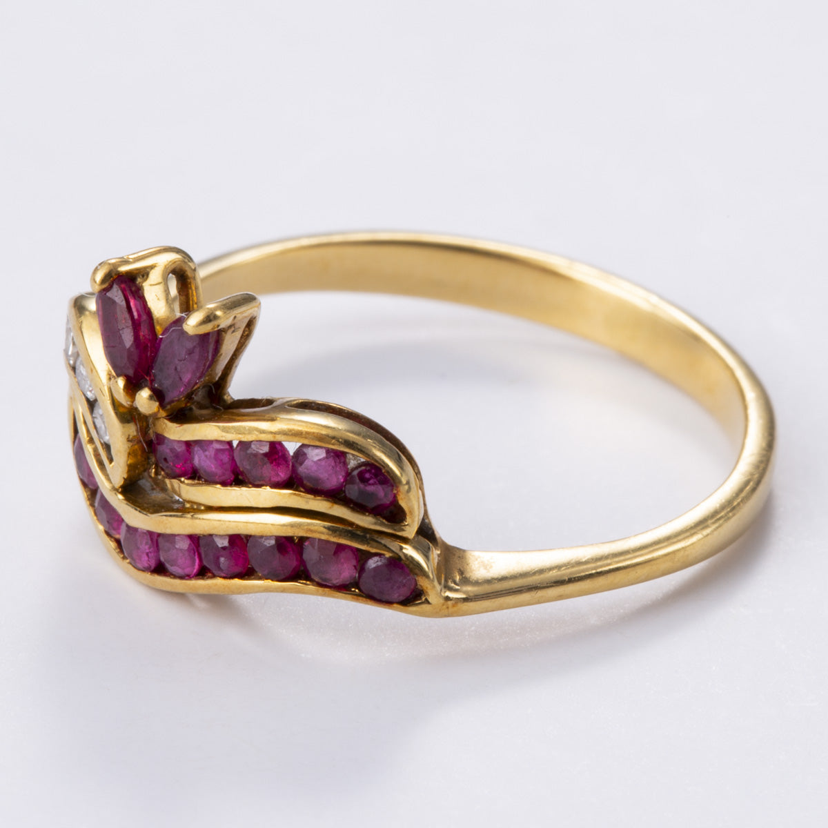 18k Yellow Gold Diamond and Ruby Ring | 0.04ctw, 0.35ctw | Sz 6.75