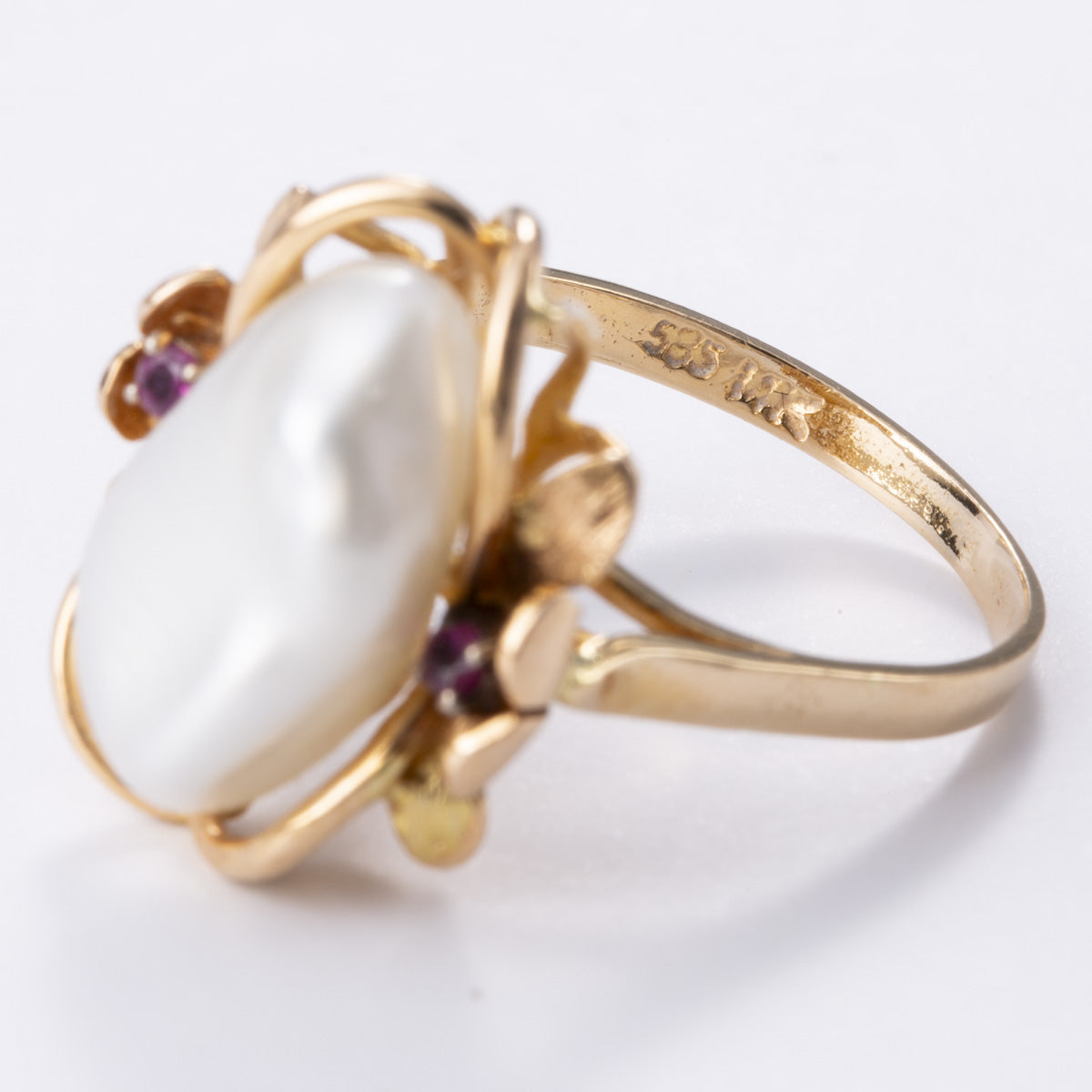 14k Yellow Gold Ruby and Pearl Ring | 0.06ctw | Sz 6.5
