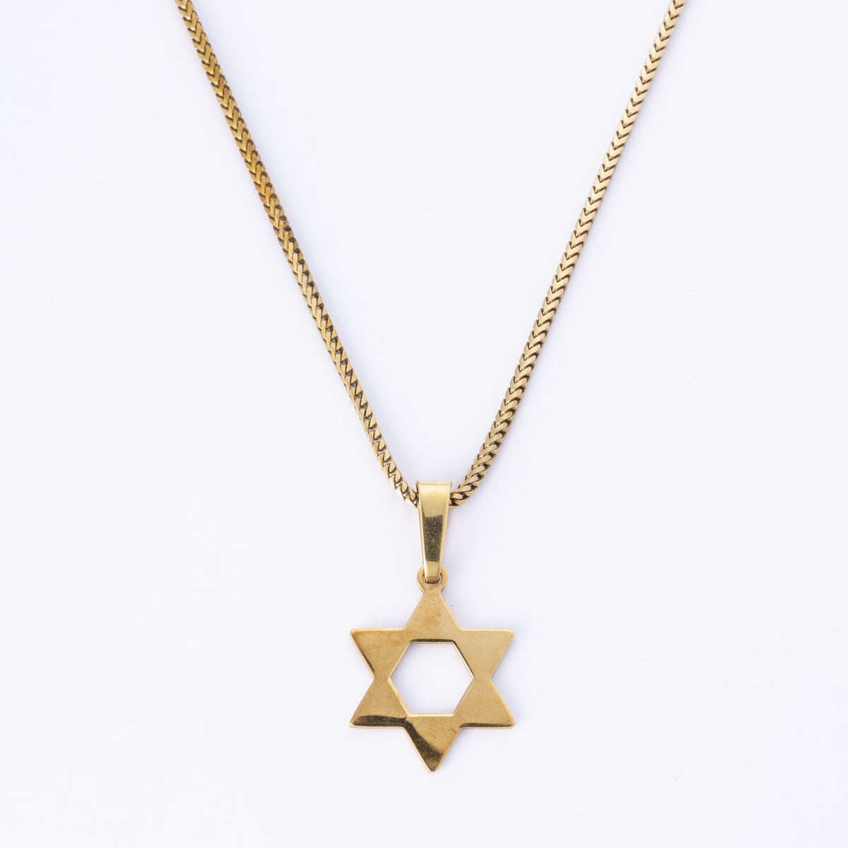 10k Yellow Gold Star Pendant Necklace | 17.5"