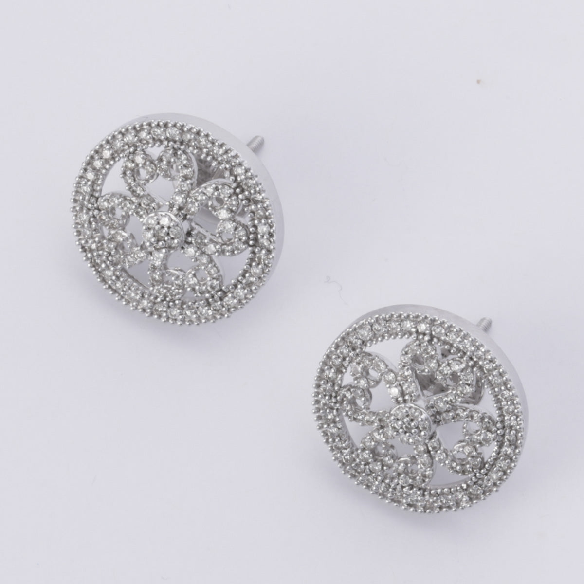 Ensemble collier et boucles d'oreilles en or blanc 14 carats et diamants | 1,61 ct au total | 43 cm
