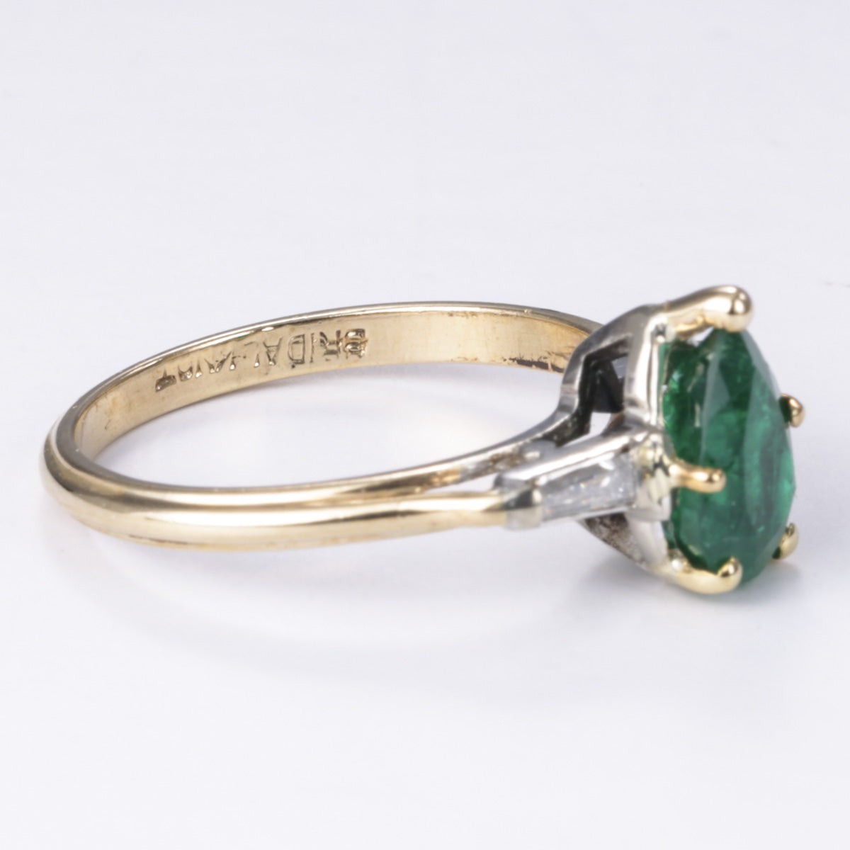 Bague en or jaune et blanc 14 carats, émeraude et diamants | 1,05 ct, 0,10 ct au total | Taille 5,75