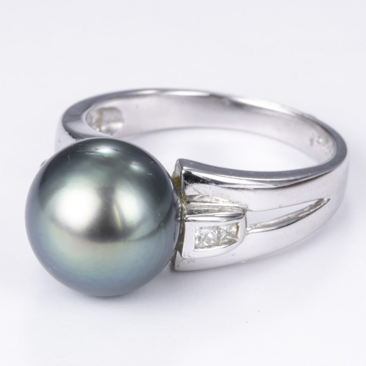 18k White Gold Pearl and Diamond Ring | 10.90-10.40mm, 0.11ctw | SZ 7