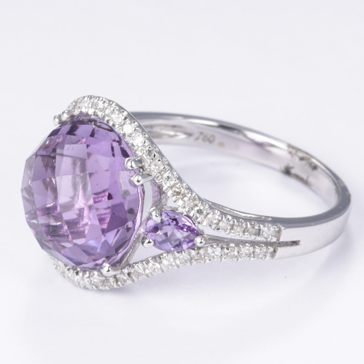 Bague en or blanc 18 carats, améthyste et diamants | Améthyste : 5,83 ct, diamants : 0,20 ct | Taille 7