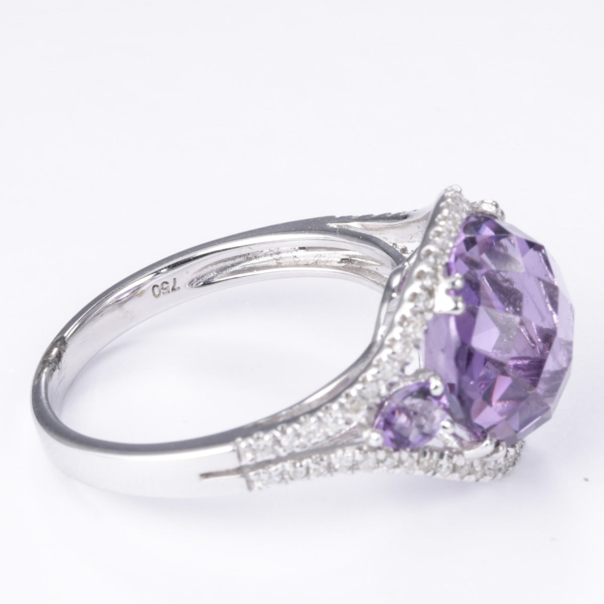 Bague en or blanc 18 carats, améthyste et diamants | Améthyste : 5,83 ct, diamants : 0,20 ct | Taille 7