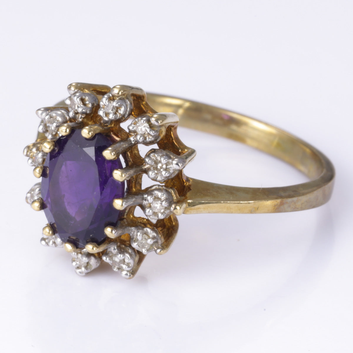Bague en or jaune 10 carats avec améthyste et diamants | Améthyste 1,05 ct, diamants 0,06 ct au total | Taille 6,5