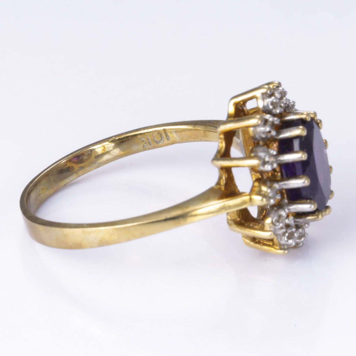 Bague en or jaune 10 carats avec améthyste et diamants | Améthyste 1,05 ct, diamants 0,06 ct au total | Taille 6,5