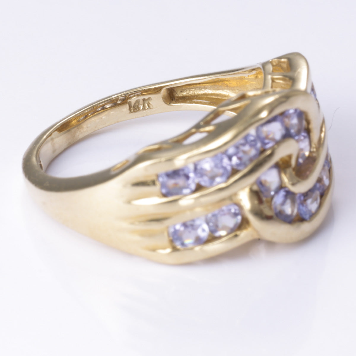 Bague en or jaune 14 carats avec tanzanite à motif tourbillonnant | 1,05 ct | Taille 6