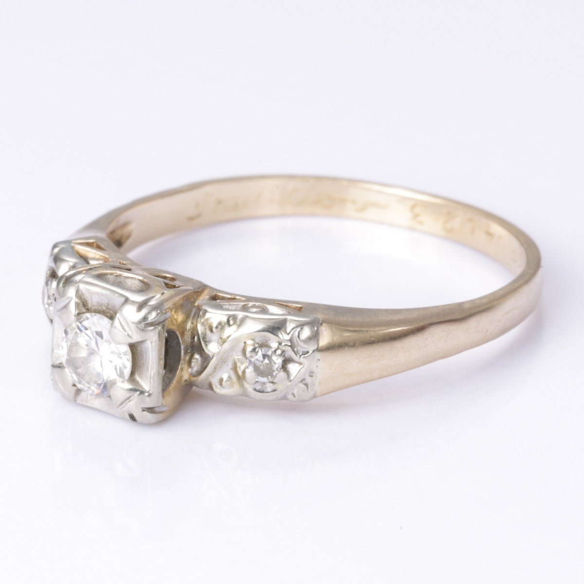 14k White and Yellow Gold Diamond Ring | 0.18ctw | Size 6.75