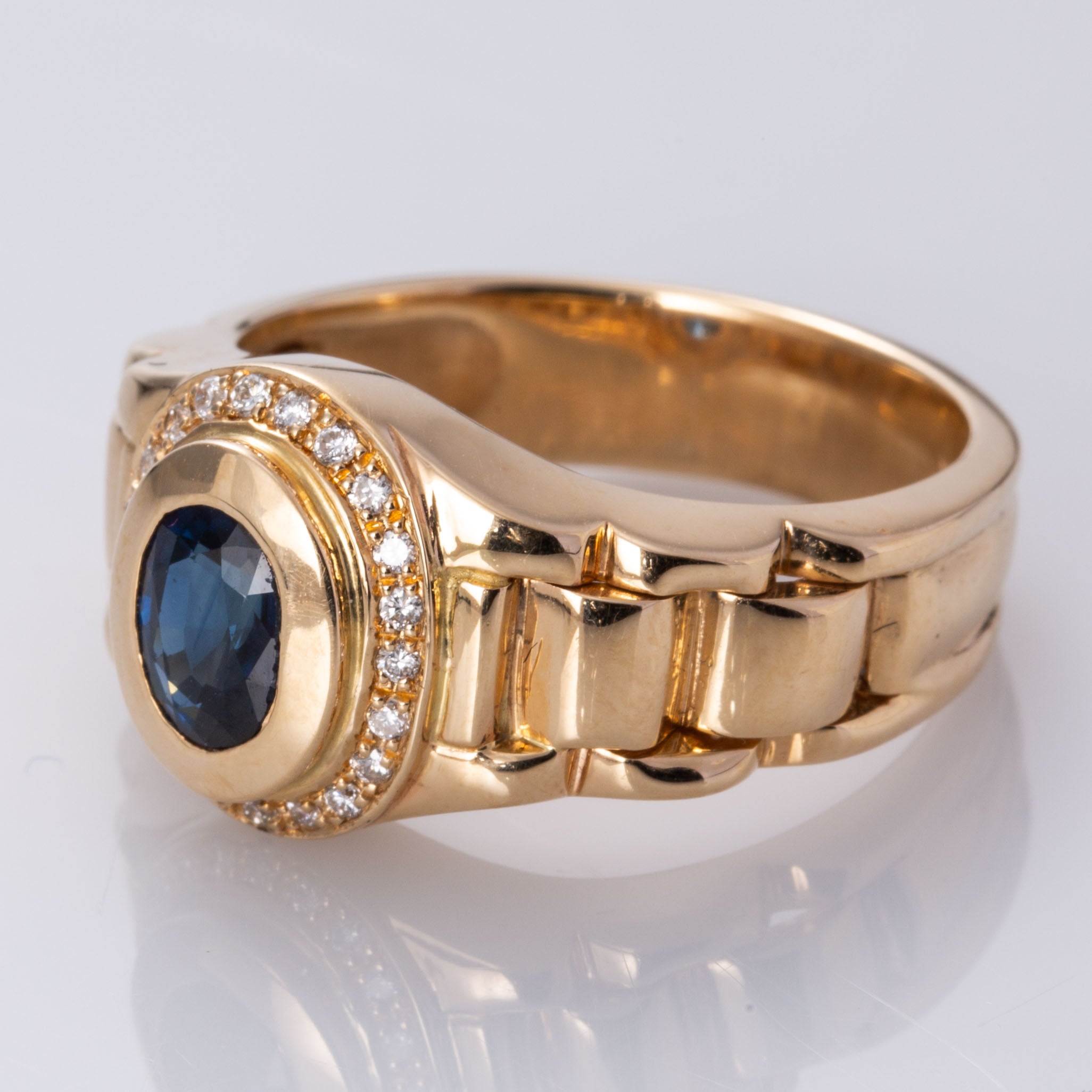 Bague en or jaune 14 carats, saphir bleu et diamants | 1,03 ct, 0,17 ct au total | Taille 10,25 |