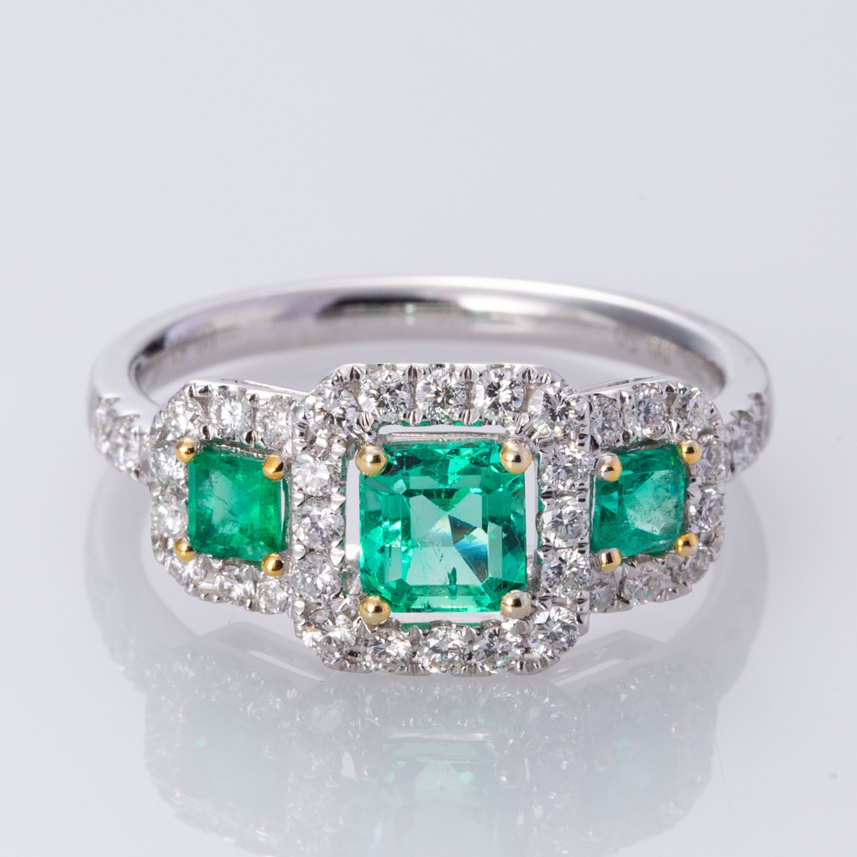 Bague émeraude et diamant 18 carats | 0,88 ct, 0,50 ct | Taille 6,5 |