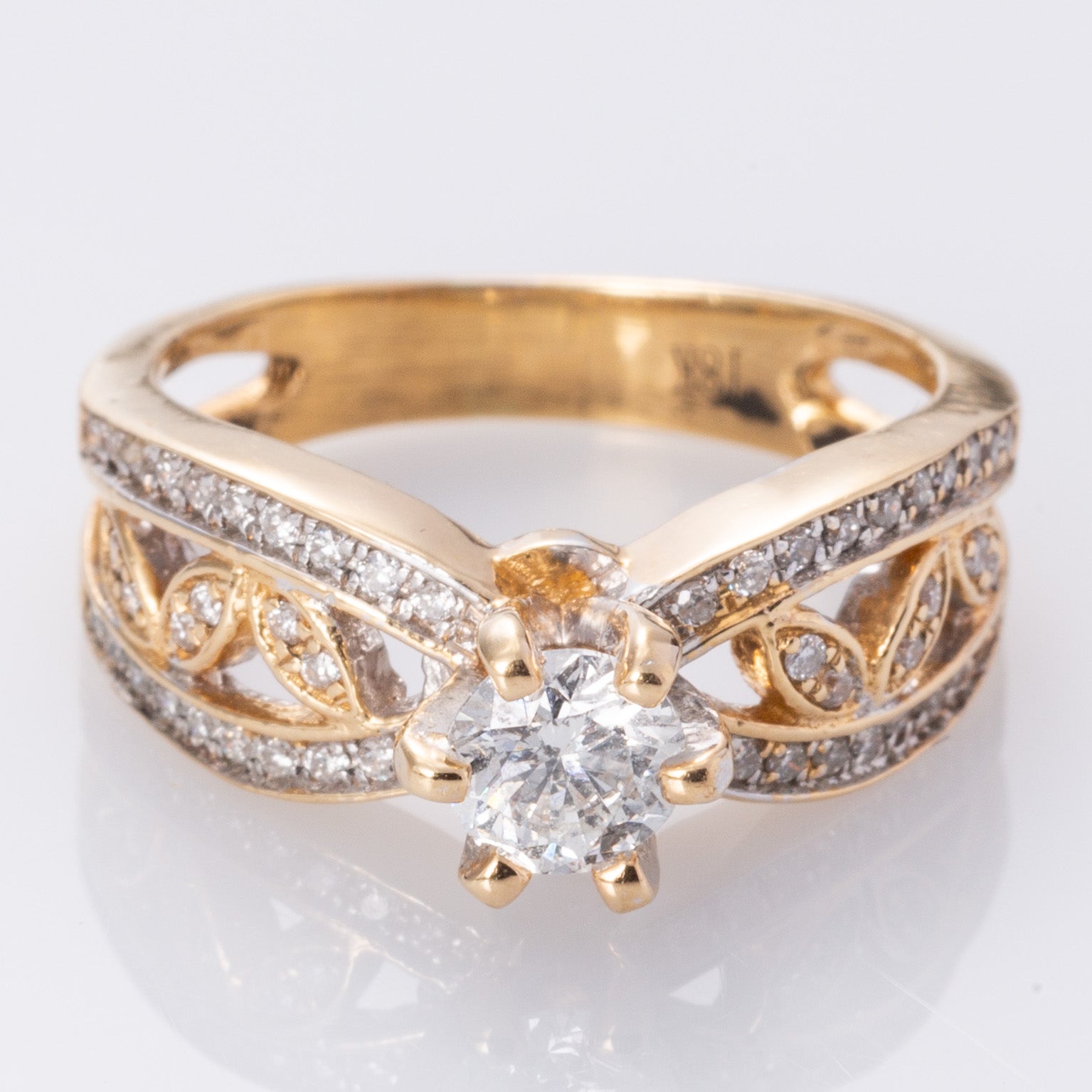 18K Yellow and White Gold Diamond Ring | 0.67ctw | SZ 5.25 |