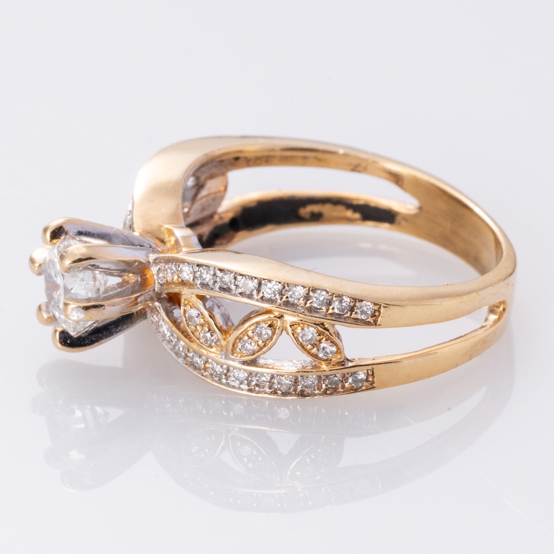 18K Yellow and White Gold Diamond Ring | 0.67ctw | SZ 5.25 |