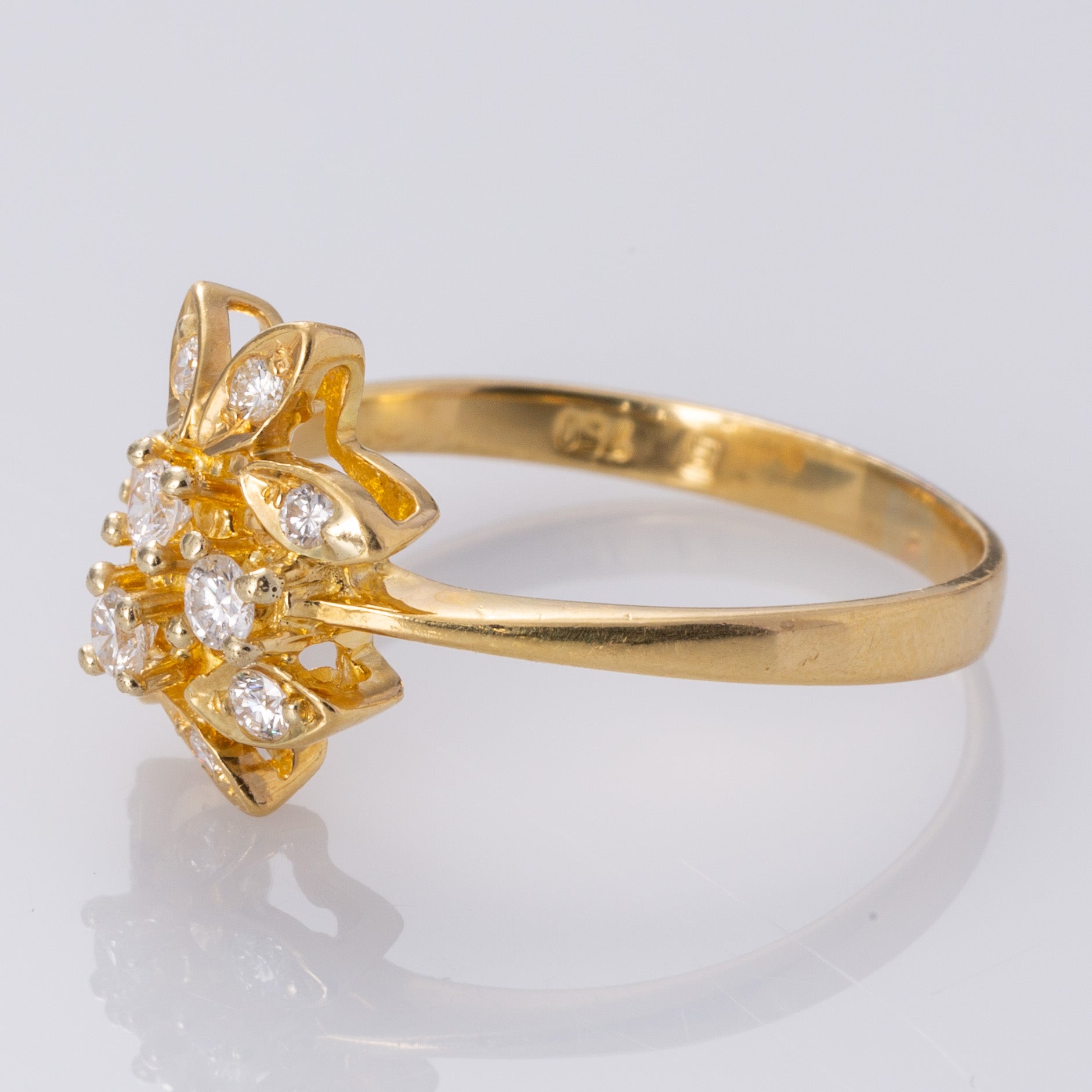 18K Yellow Gold Floral Design Diamond Ring | 0.35ctw | SZ 7.75 |