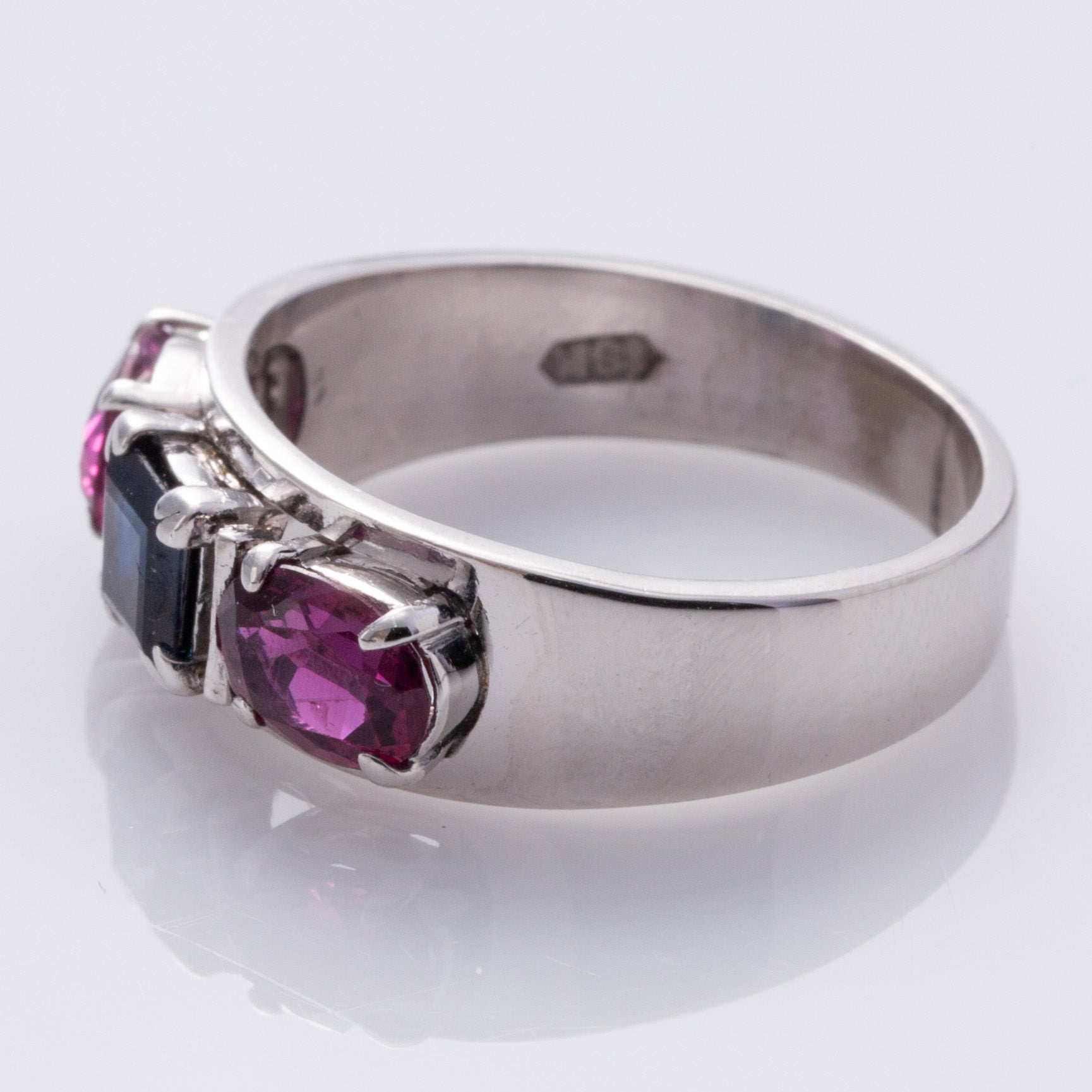 18K White Gold Blue Sapphire and Ruby Ring | 0.52ct, 1.09ctw | SZ 6.5 |